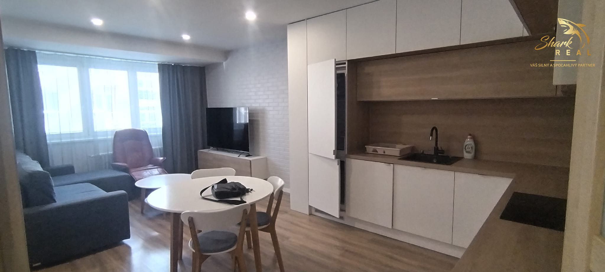 Moderný 2-izbový byt – Royova ulica, Piešťany