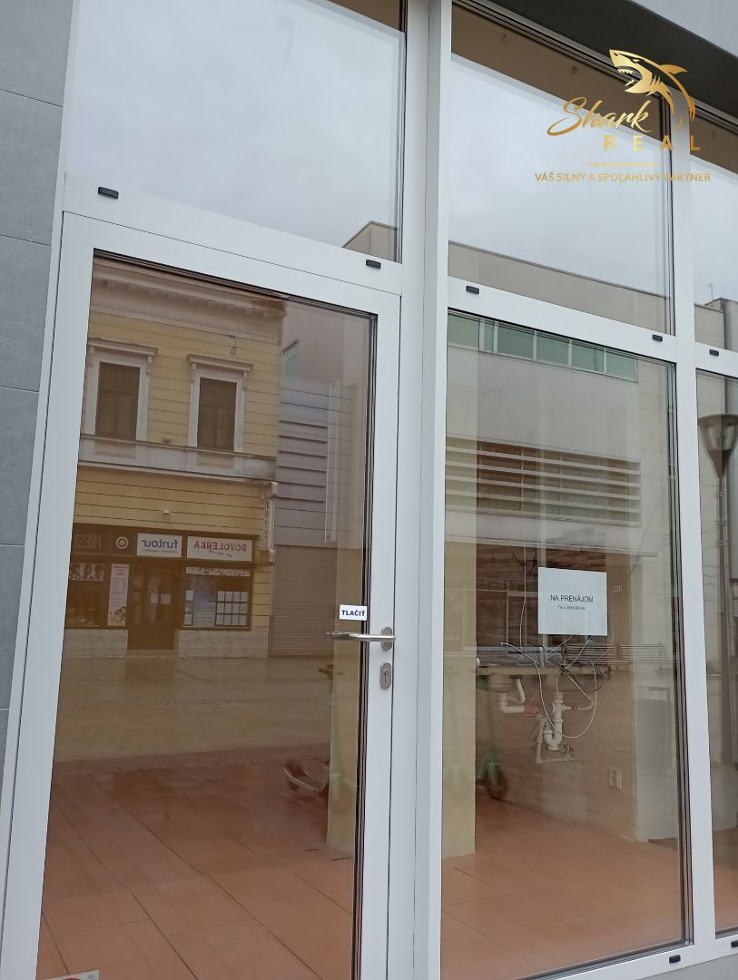 Kancelária na prenájom s priamym vstupom z pešej zóny