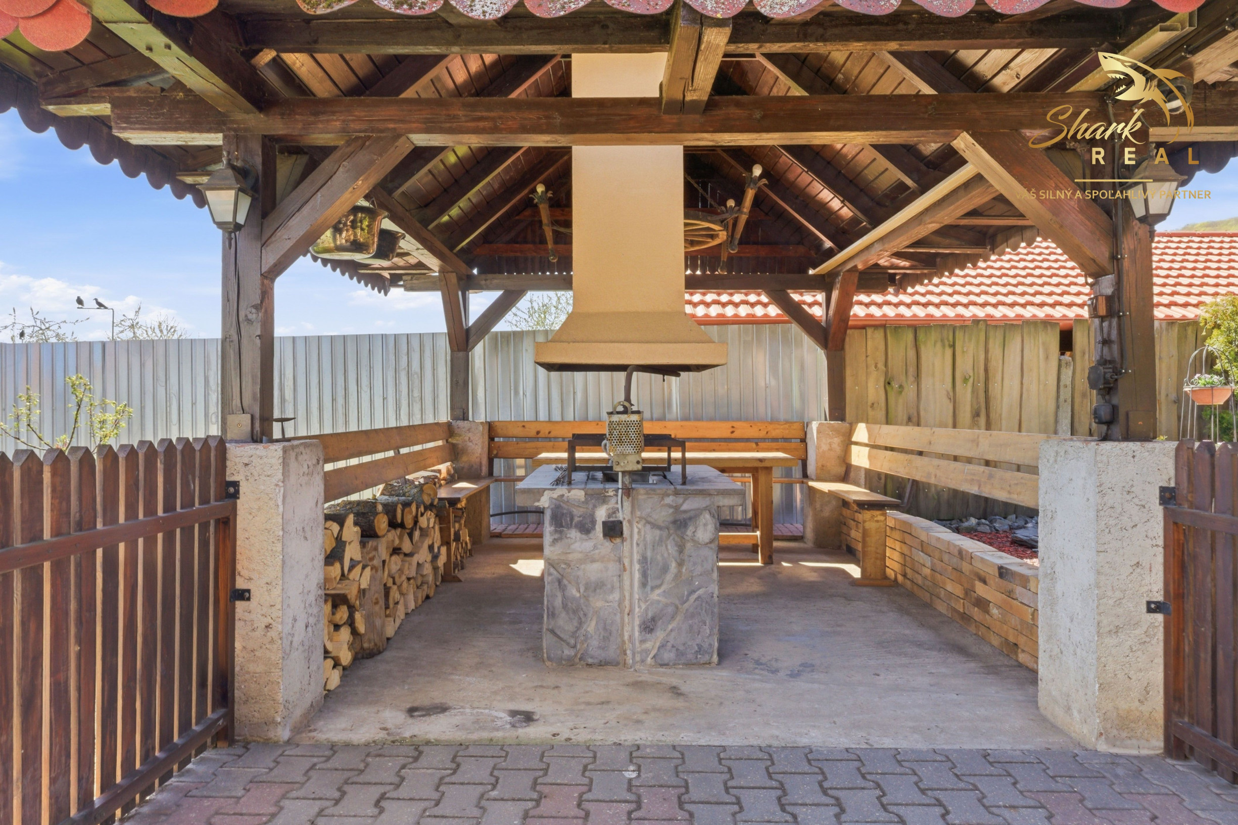 5-izbový RODINNÝ DOM, bazén, terasa, altánok, zeleň, VAŠE NOVÉ MIESTO PRE ŽIVOT