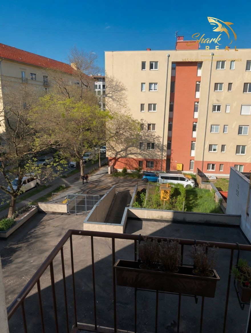 Investičný 3 izbový byt v Starom Meste