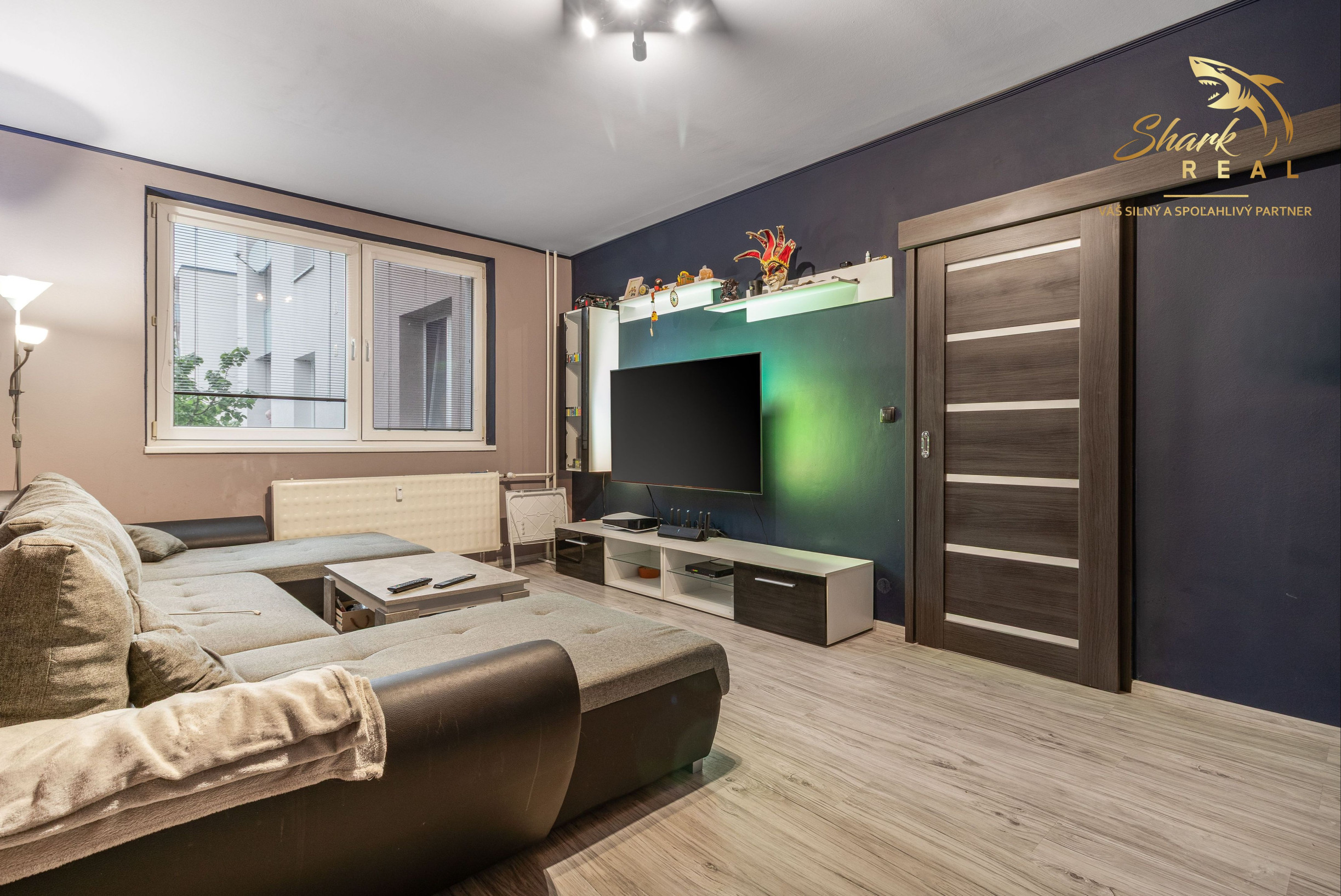 Priestranný 3-izbový byt s balkónom kúsok od stanice – Piešťany