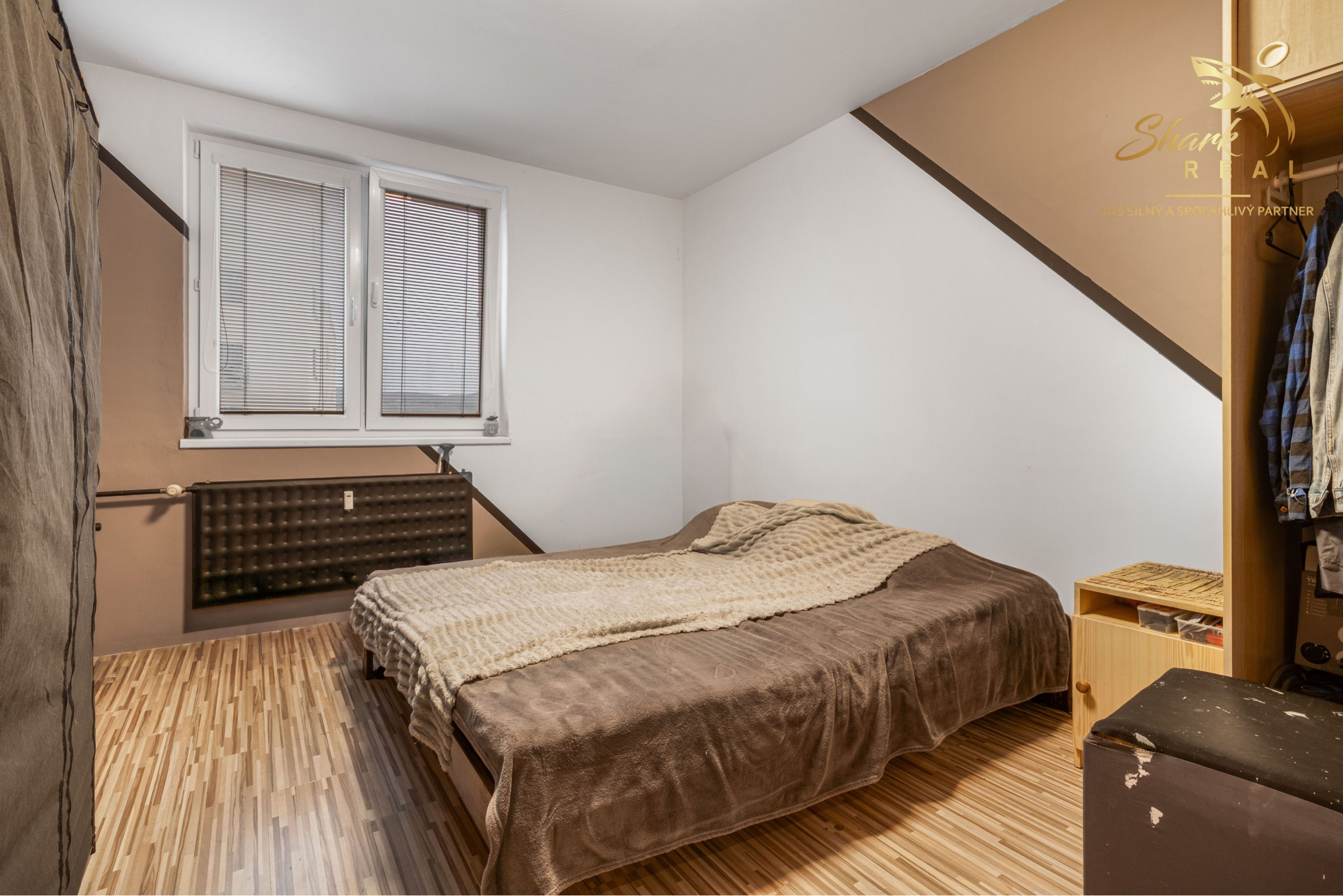 Priestranný 3-izbový byt s balkónom kúsok od stanice – Piešťany