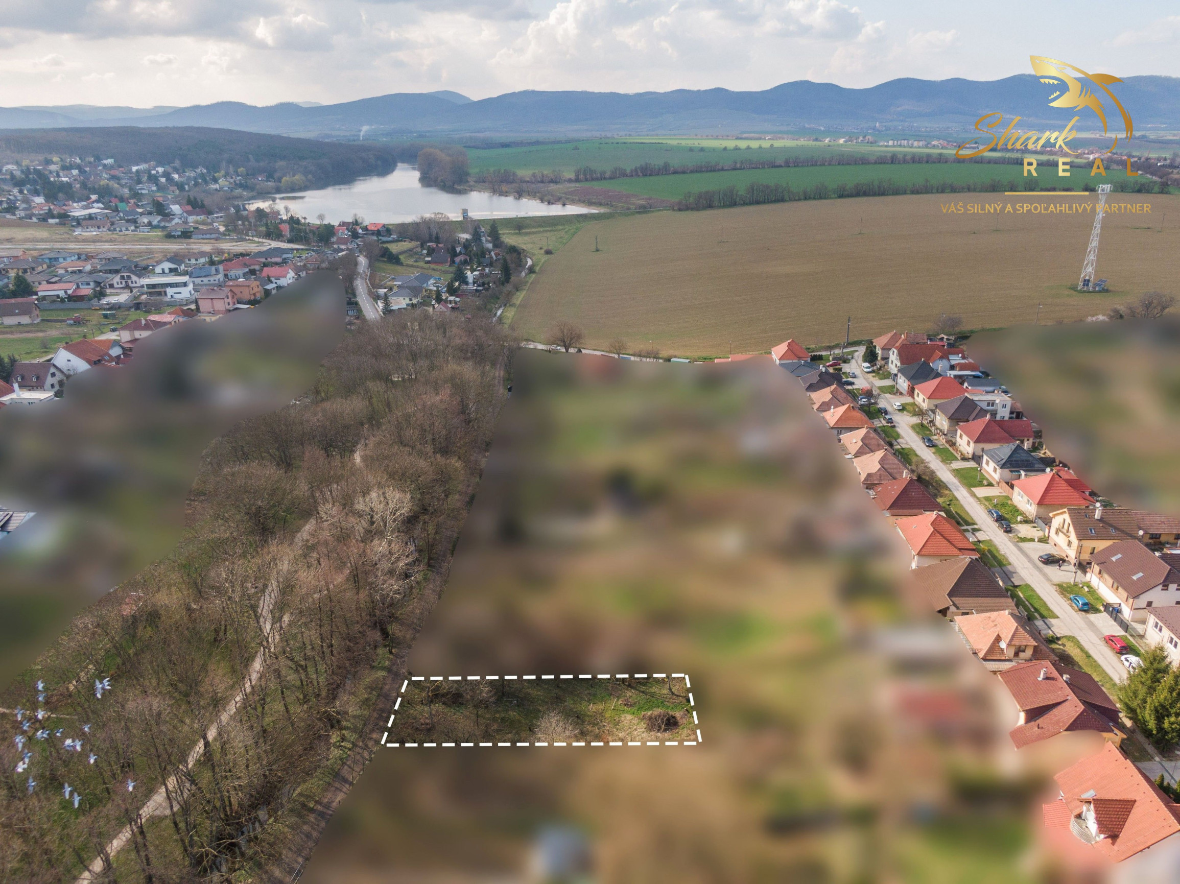 ZÁHRADA 776 m2 _ Predaj _ Suchá nad Parnou