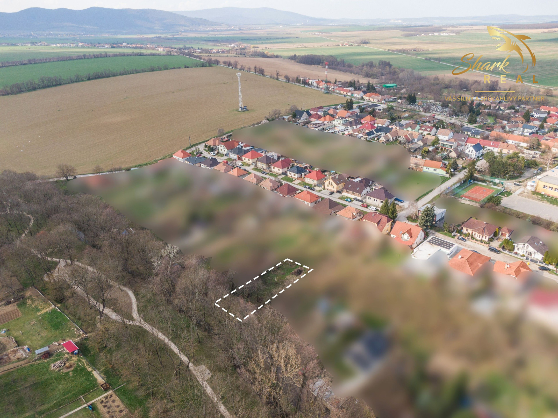 ZÁHRADA 776 m2 _ Predaj _ Suchá nad Parnou