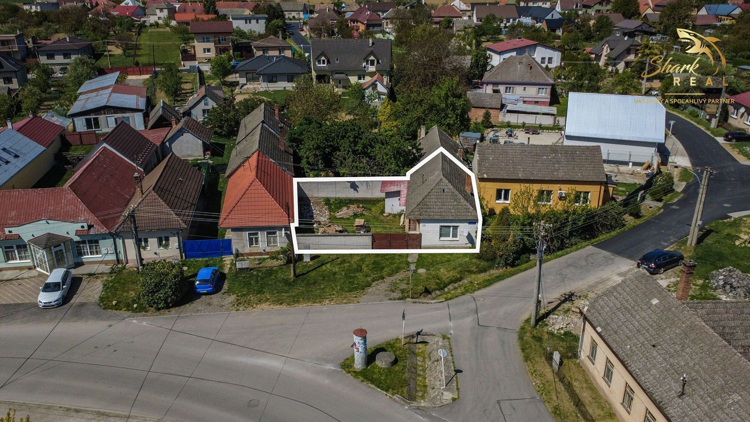 Dom s obrovským potenciálom v centre obce - Podolie