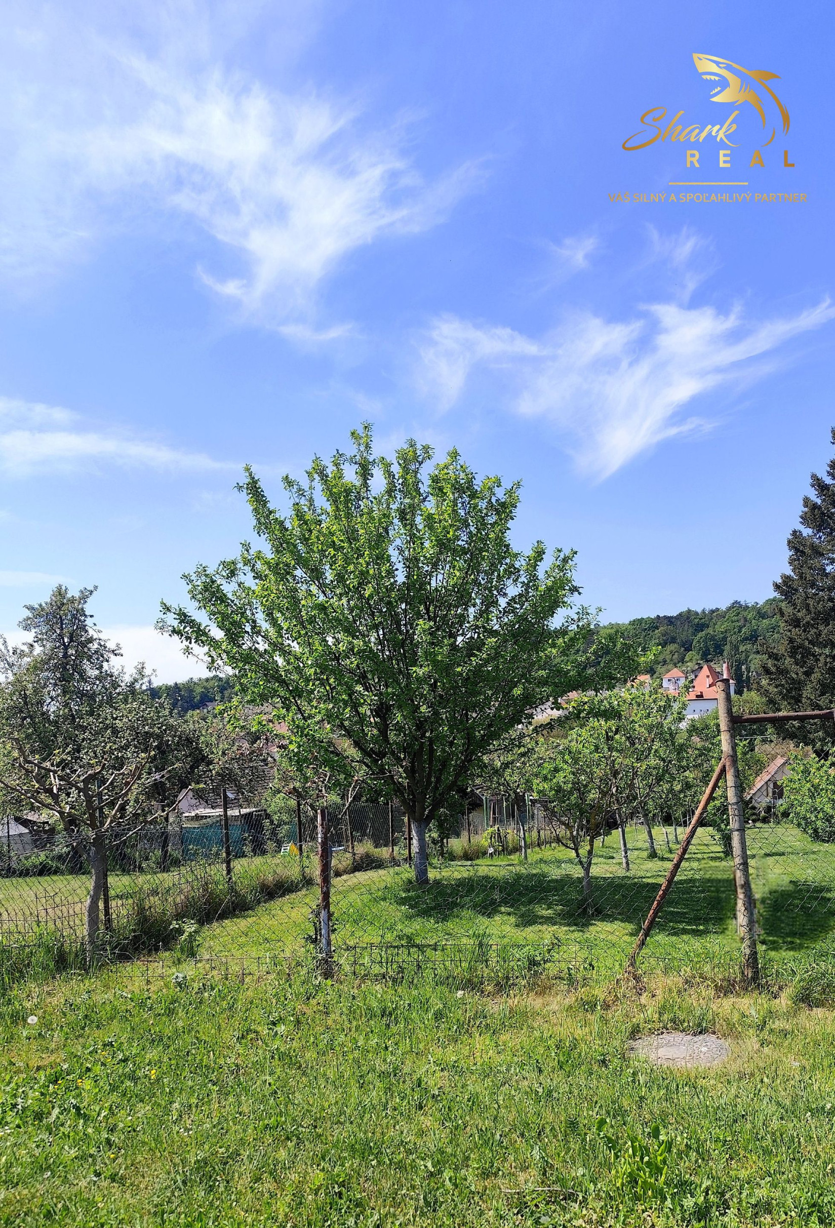 Slnečný pozemok s panoramatickým výhľadom