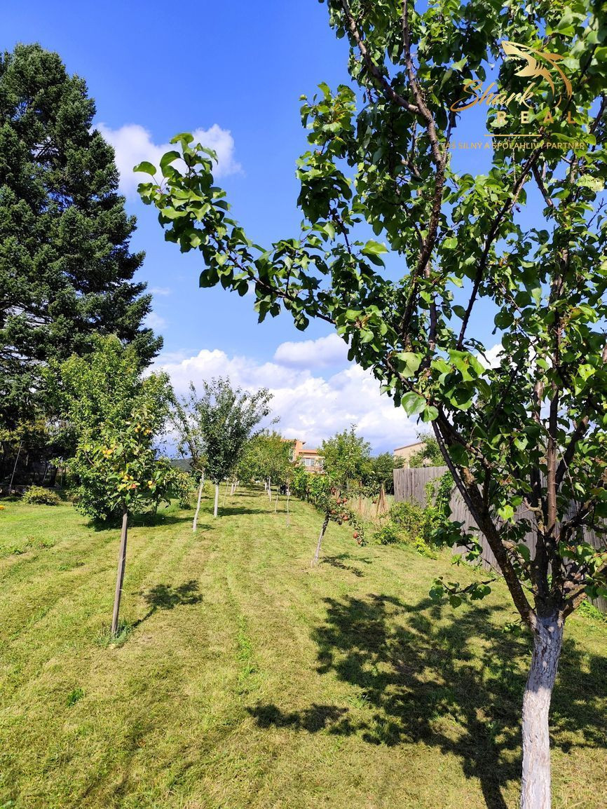 Slnečný pozemok s panoramatickým výhľadom