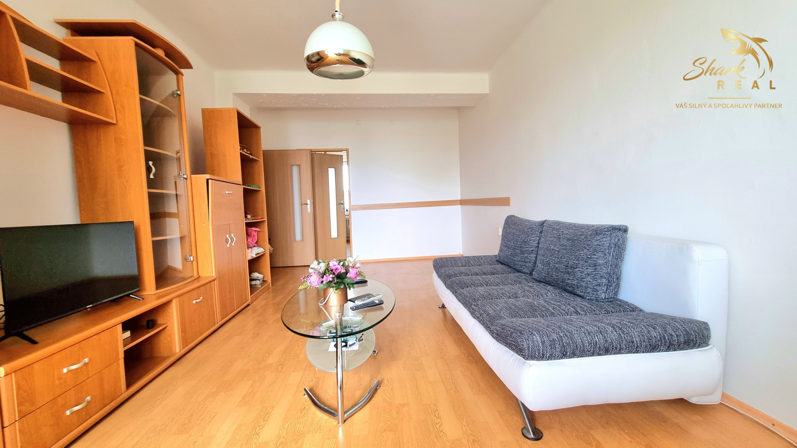 ZNÍŽENÁ CENA 2-IZBOVÝ BYT S BALKÓNOM V CENTRE TREBIŠOVA