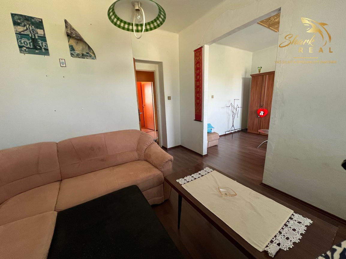 ZNÍŽENÁ CENA - Priestranný 4 izbový rodinný dom s pekným pozemkom