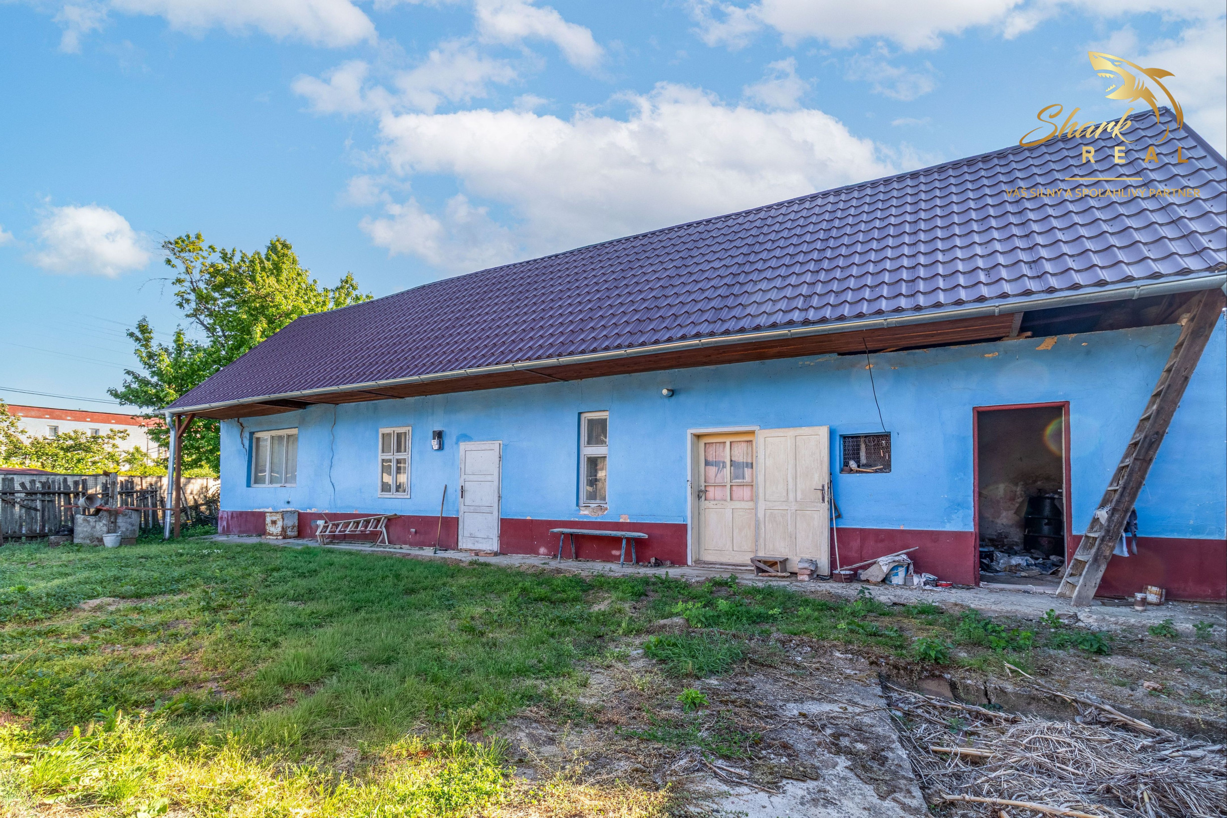 Pekný starší vidiecky dom s pozemkom – Tepličky