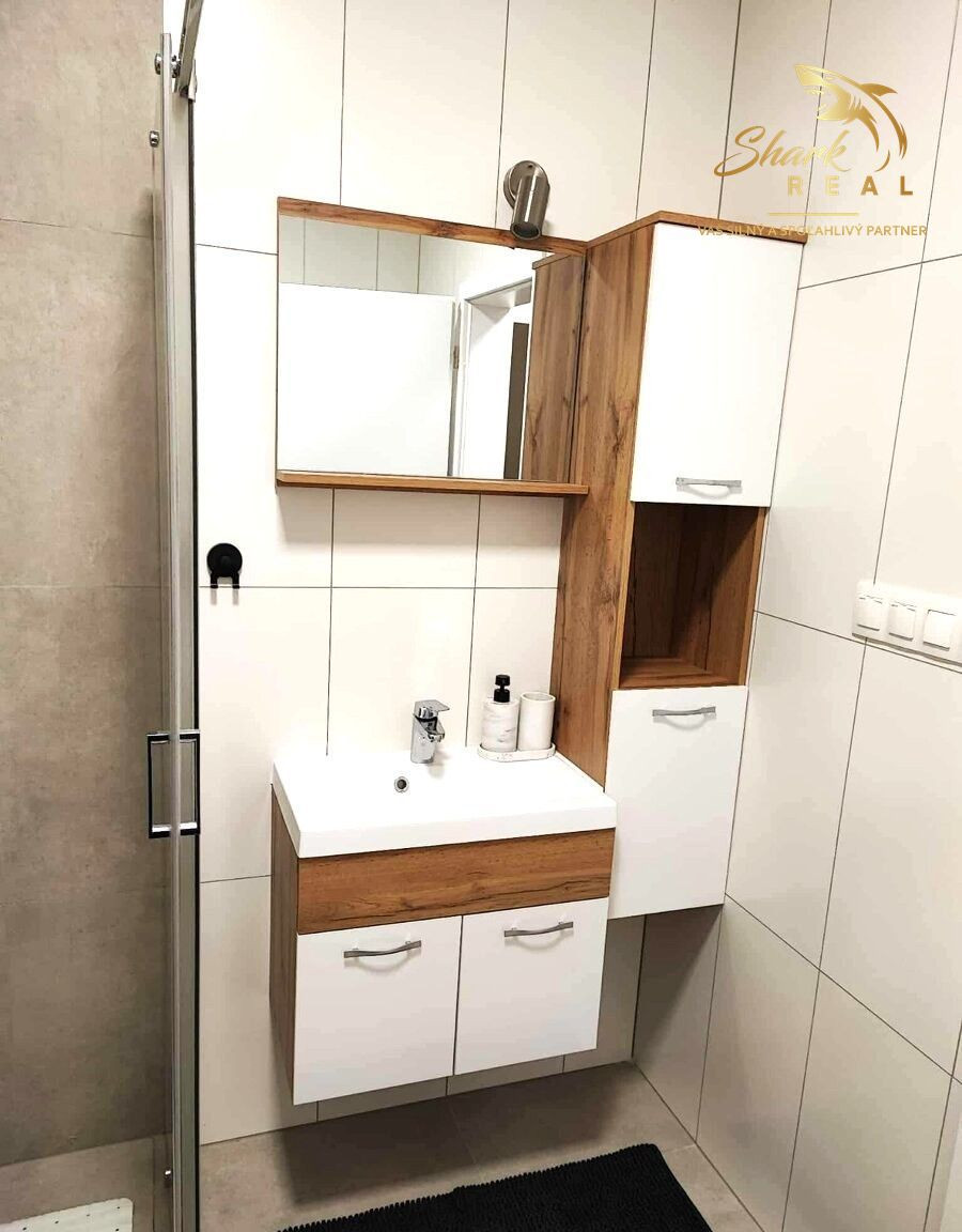 MODERNÝ 1i byt _ Prenájom _ Parkovanie v cene _ Vhodný pre 2 osoby