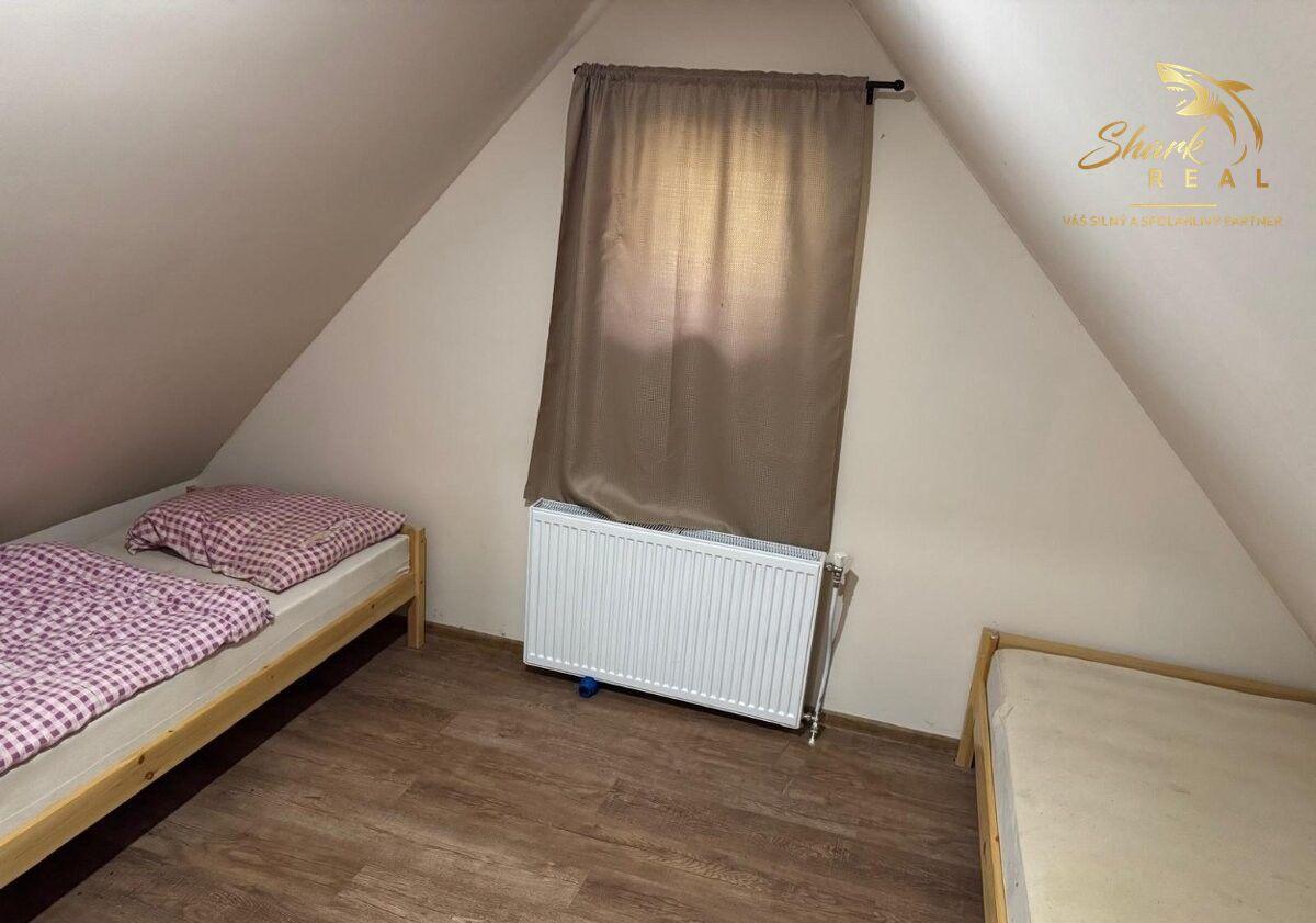 Útulný rodinný dom-chalupa usadená v krásnom prostredí