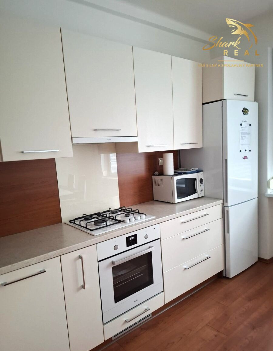 VEĽKÝ 1 izbový byt _ Kadnárova ul. Bratislava