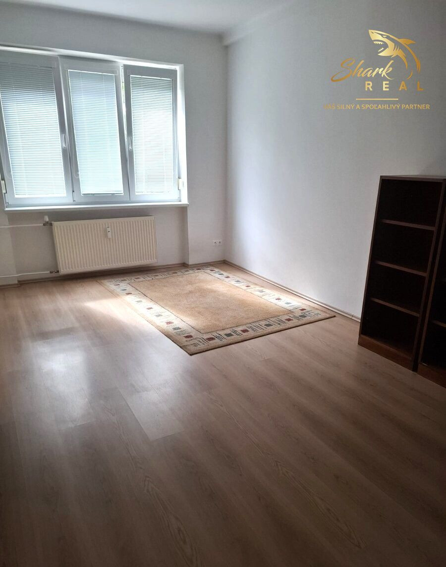 VEĽKÝ 1 izbový byt _ Kadnárova ul. Bratislava