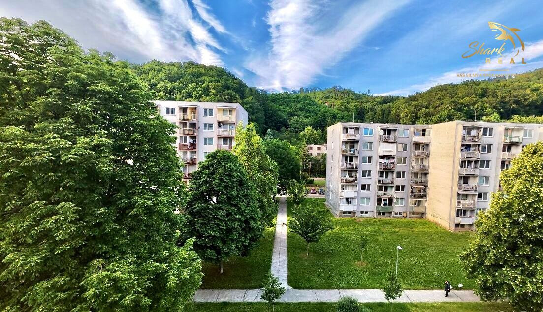 Na prenájom priestranný 3-izbový zariadený byt 