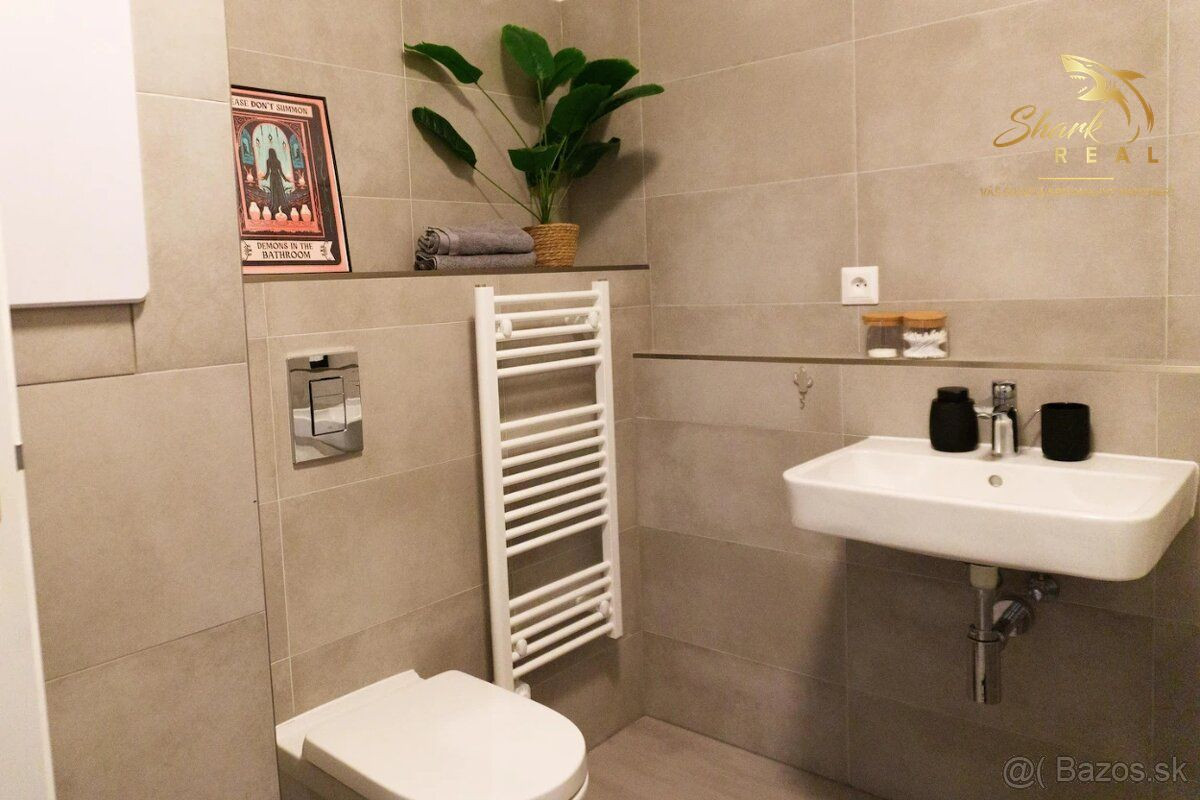 Na prenájom kompletne zariadený 2-izbový apartmán v centre Bratislavy – Vysoká ulica