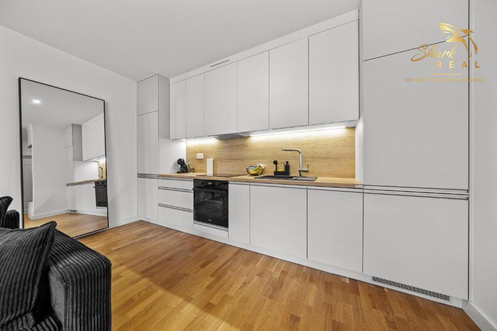 Na prenájom kompletne zariadený 2-izbový apartmán v centre Bratislavy – Vysoká ulica