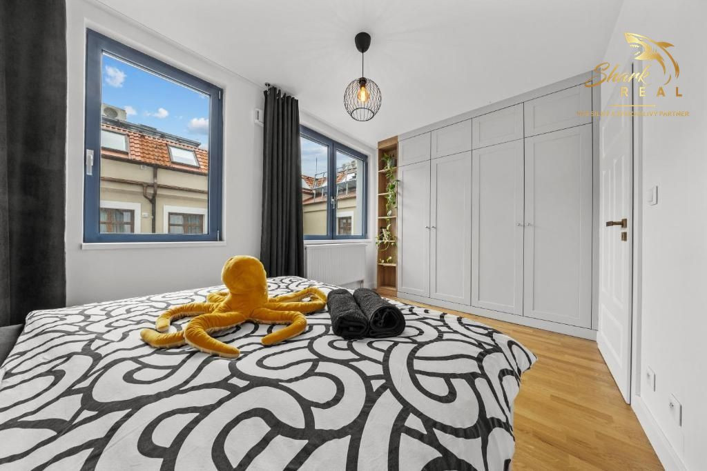 Na prenájom kompletne zariadený 2-izbový apartmán v centre Bratislavy – Vysoká ulica