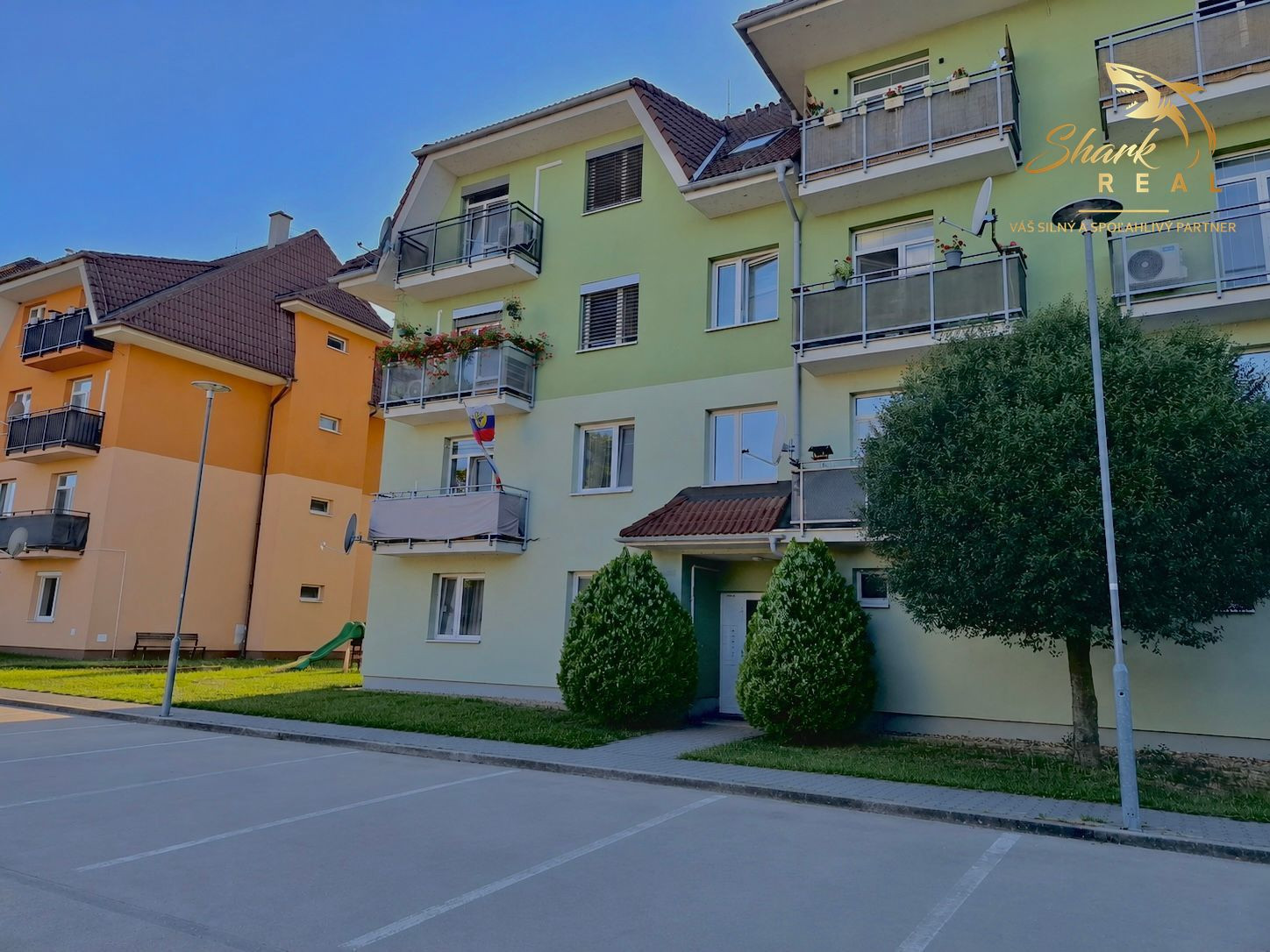 REZERVOVANÉ! - Na predaj 2 izbový byt neďaleko od Trenčína