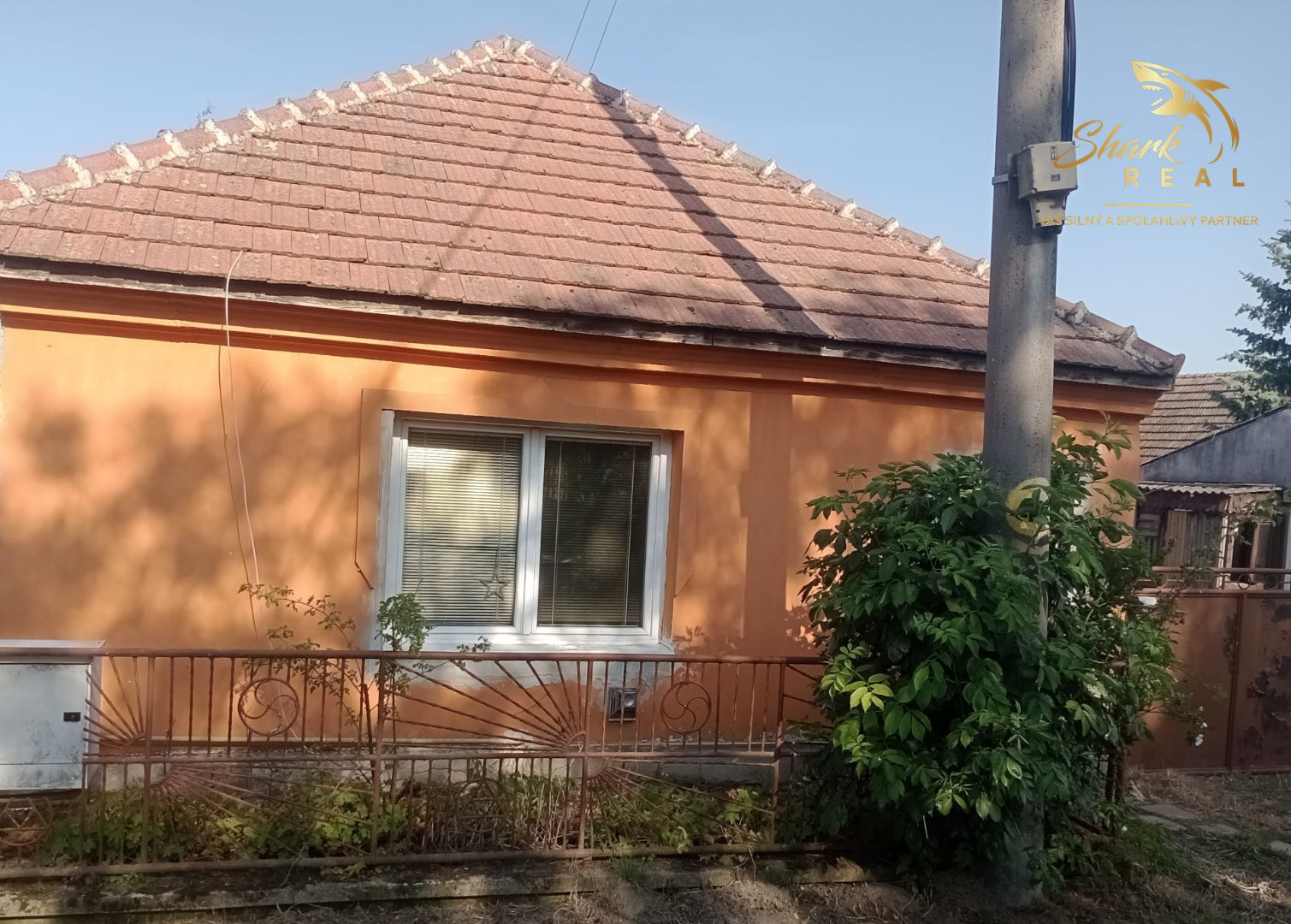 Na predaj RD s veľkým pozemkom v Kapinciach