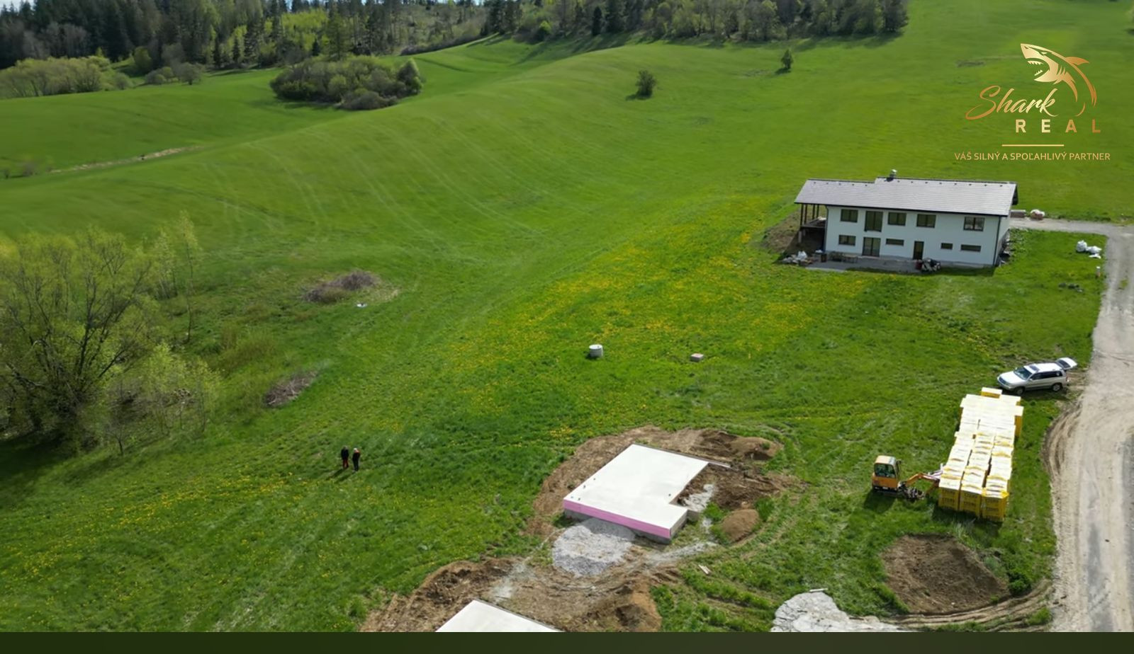 Jedinečný stavebný pozemok so záhradami a krásnymi výhľadmi v Ižipovciach – spolu 3 300 m²