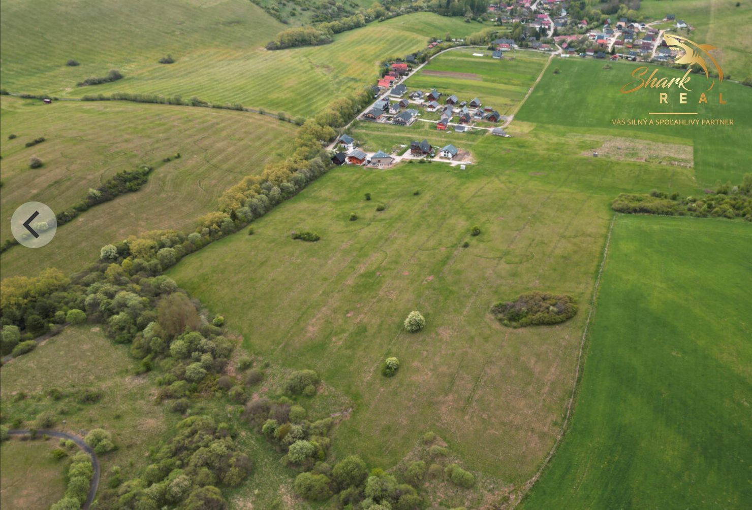 Pozemok v extraviláne obce Ižipovce – 9 534 m² | Investičná príležitosť s krásnymi výhľadmi