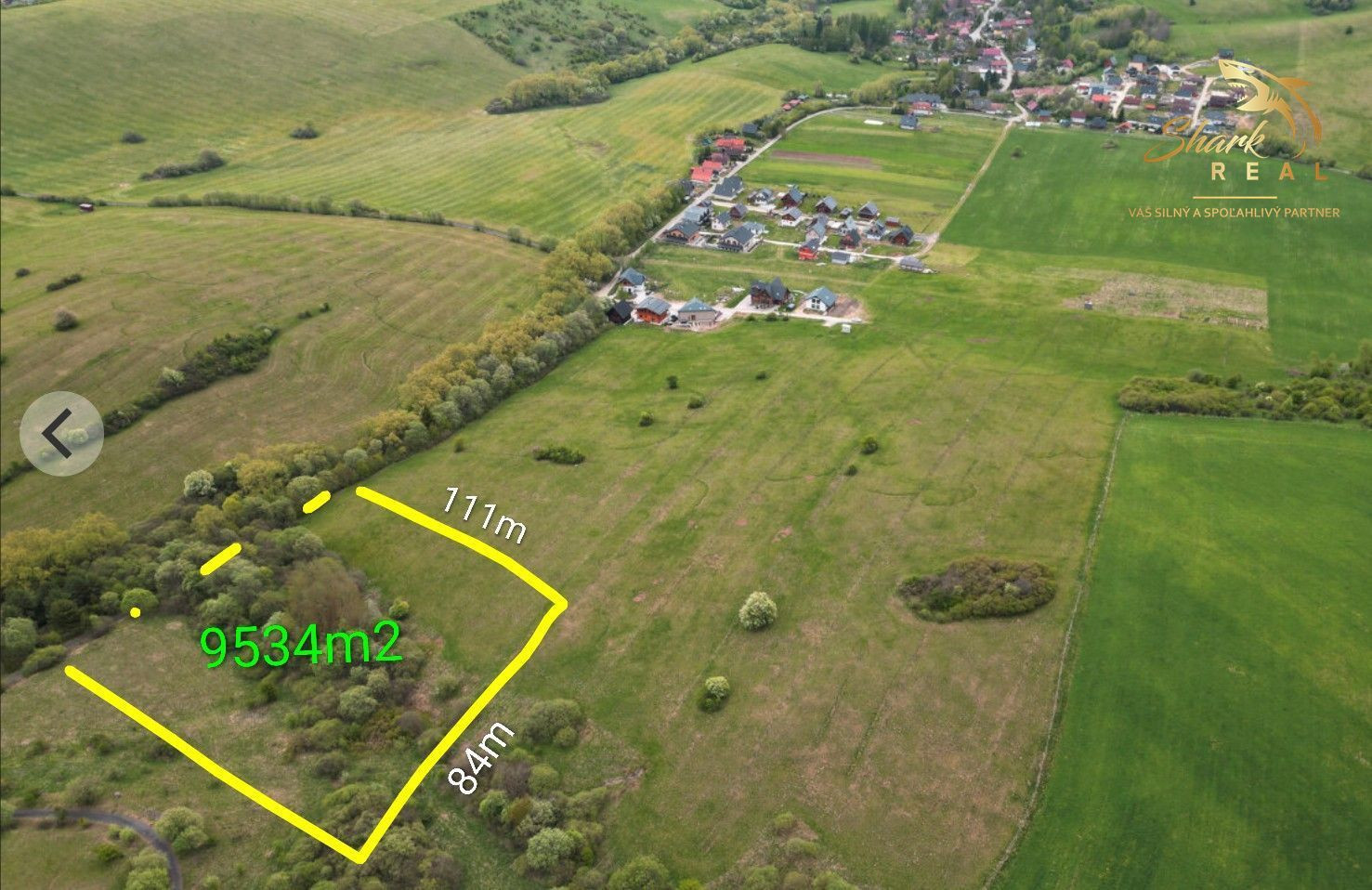 Pozemok v extraviláne obce Ižipovce – 9 534 m² | Investičná príležitosť s krásnymi výhľadmi