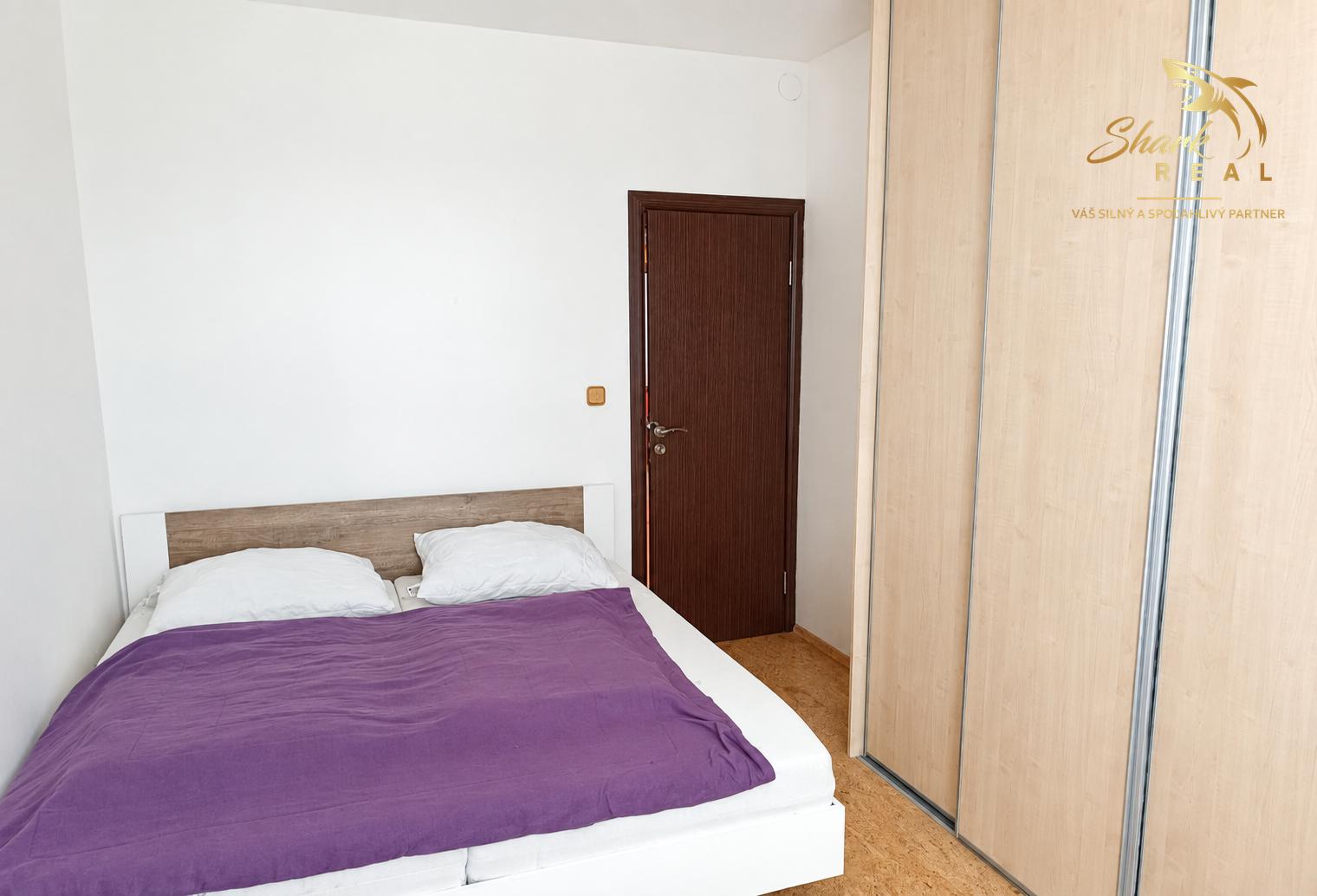 Na prenájom | Priestranný 3-izbový byt s balkónom a možnosťou garáže | Domkárska ulica, Bratislava – Ružinov