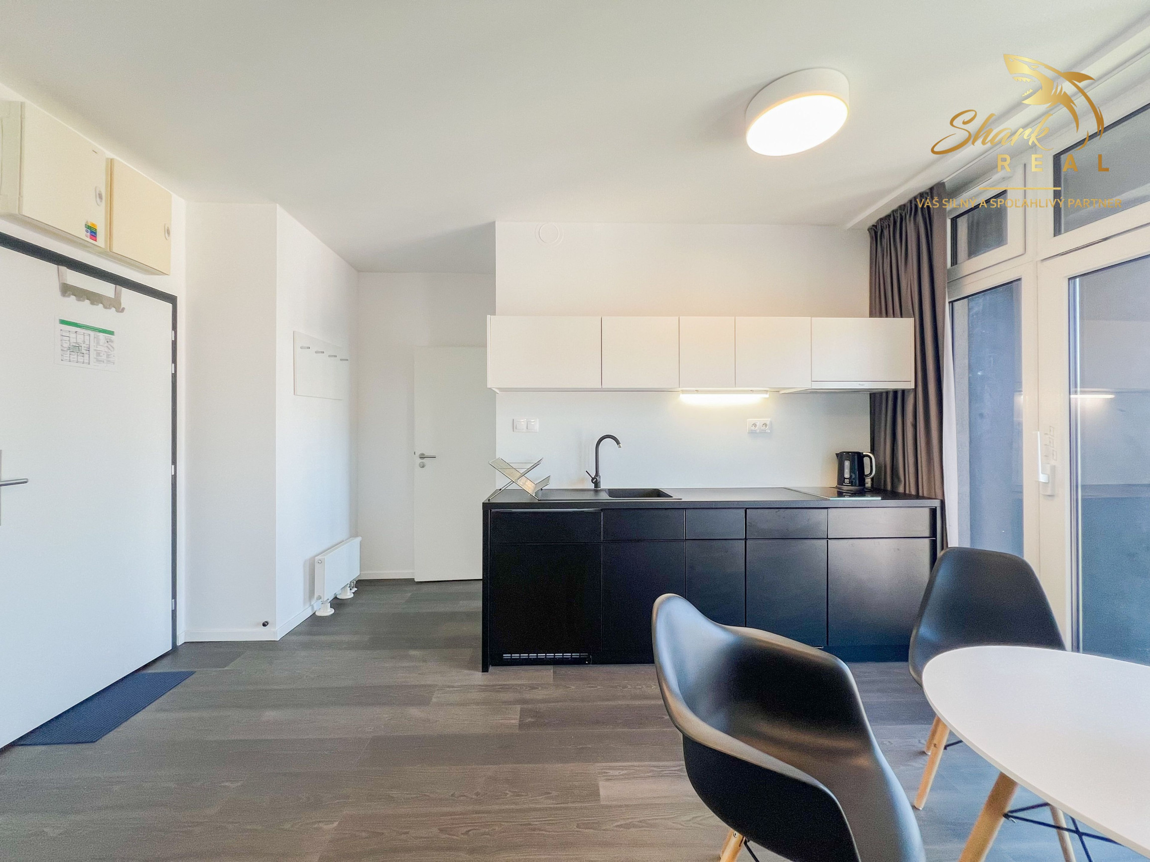 Terasa s výhľadom na celé mesto, všetko na skok | 2i, 47 m² | 7. posch. | Centrum Bratislavy