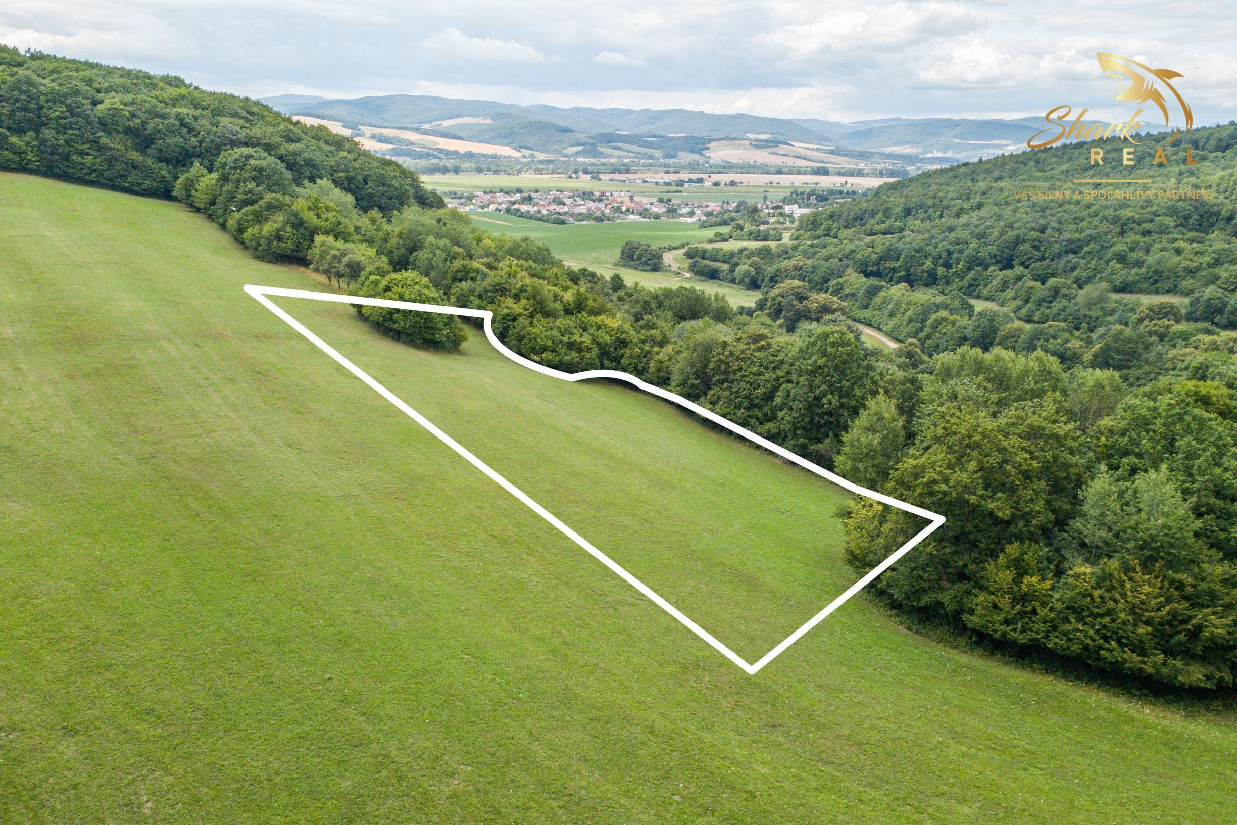 Únik do prírody len pár minút od Trenčína - pozemok 3 780 m²