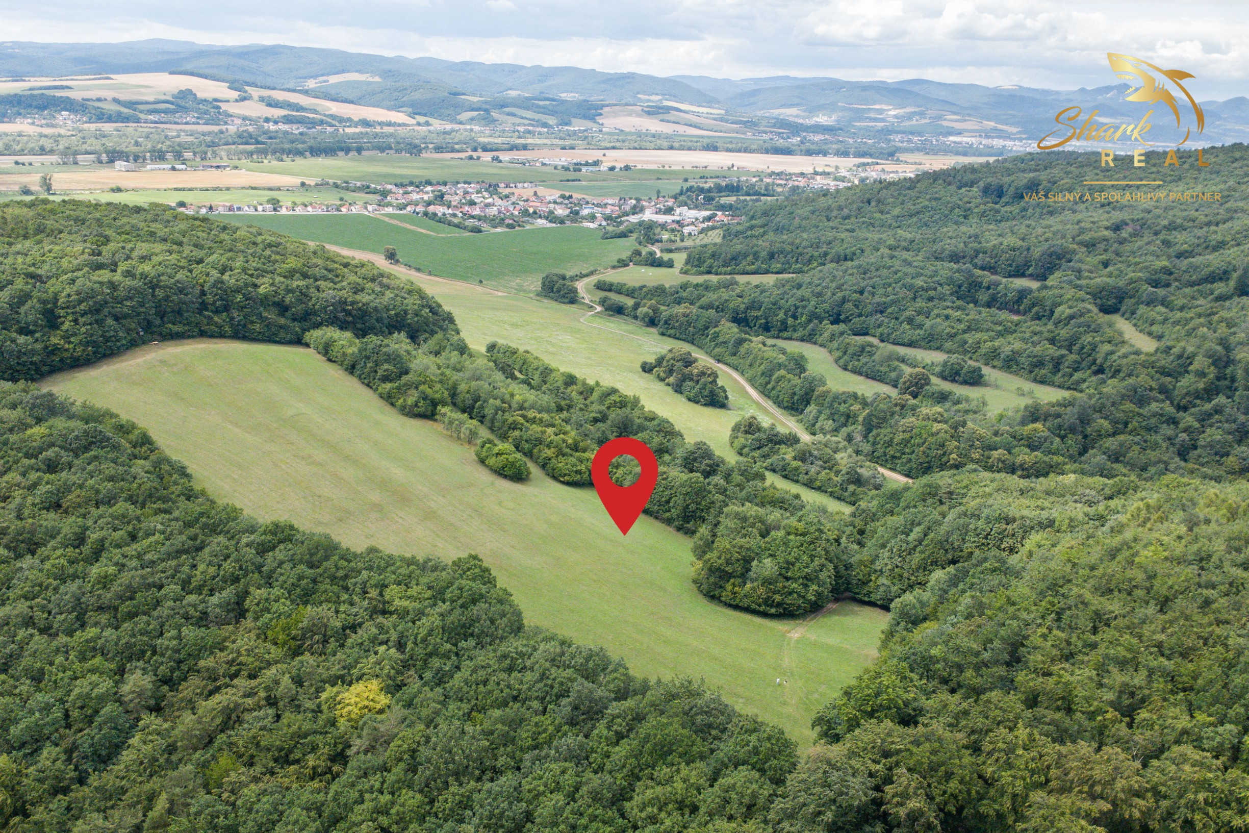 Únik do prírody len pár minút od Trenčína - pozemok 3 780 m²