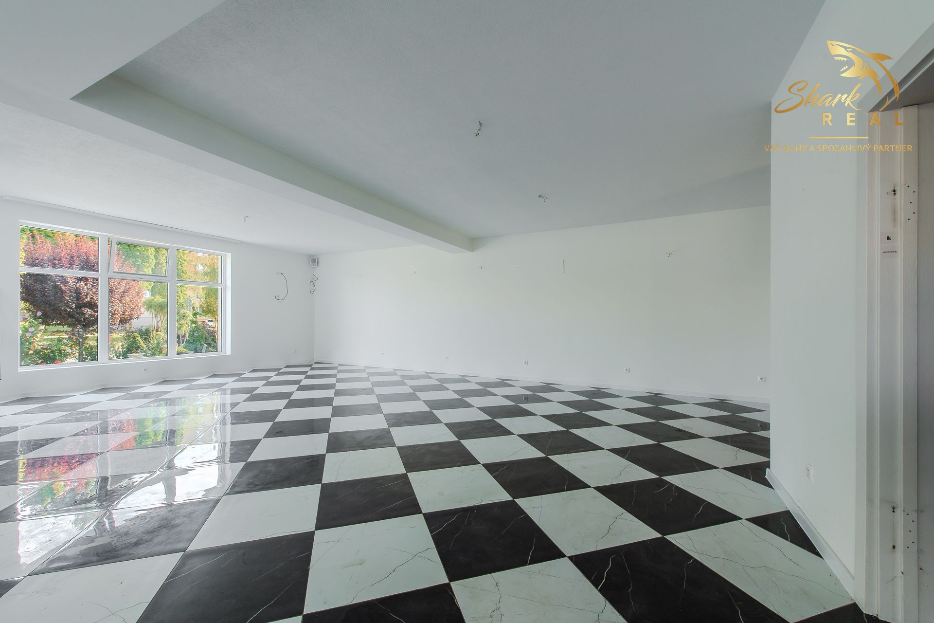 Moderný komerčný priestor v centre Stropkova vo výmere 150 m2