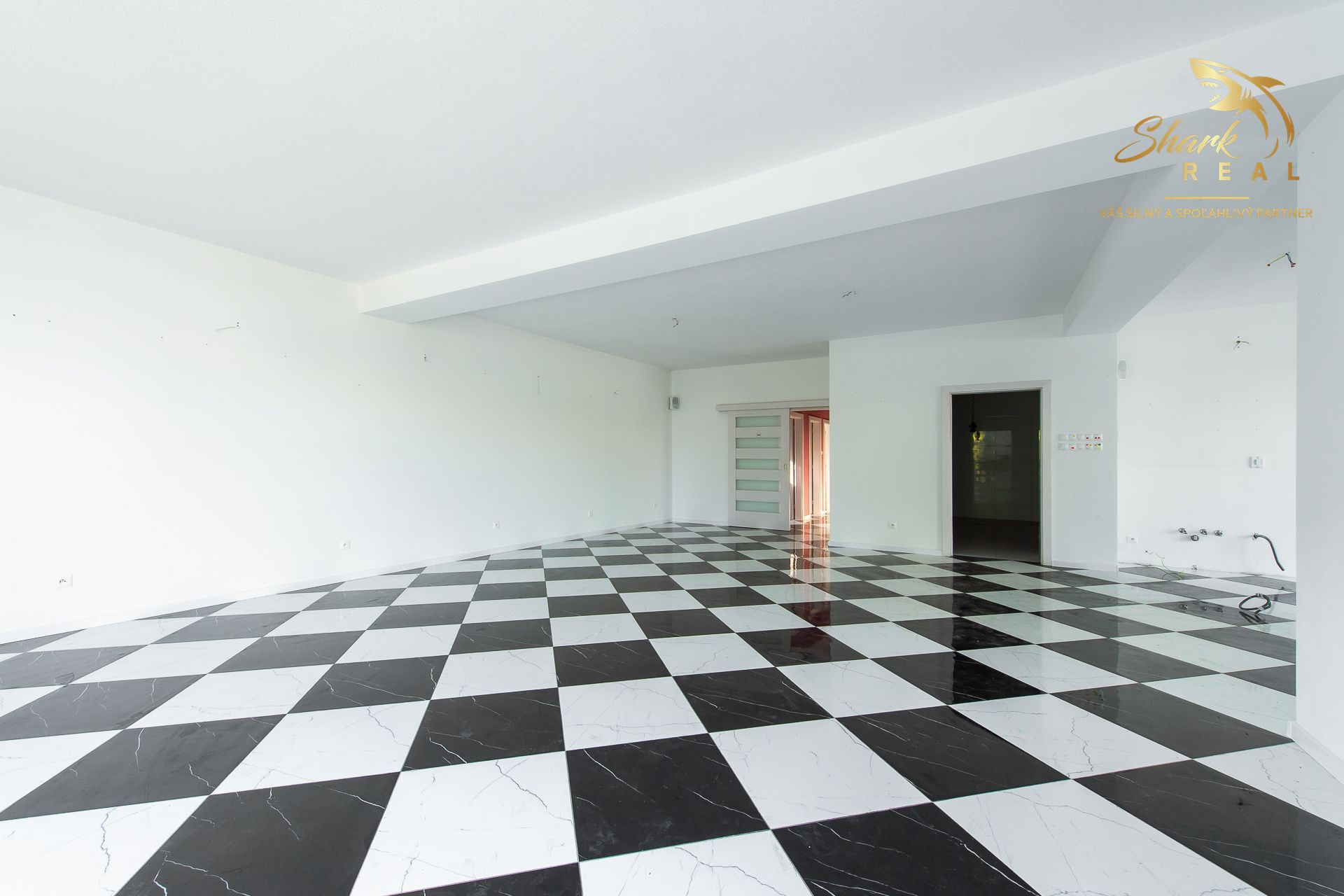 Moderný komerčný priestor v centre Stropkova vo výmere 150 m2
