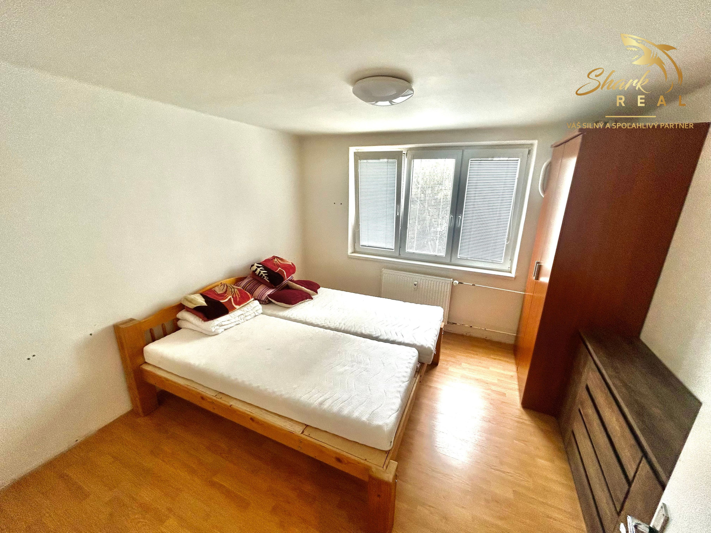 Vzdušný byt s dvomi balkónmi v srdci kúpeľného mesta