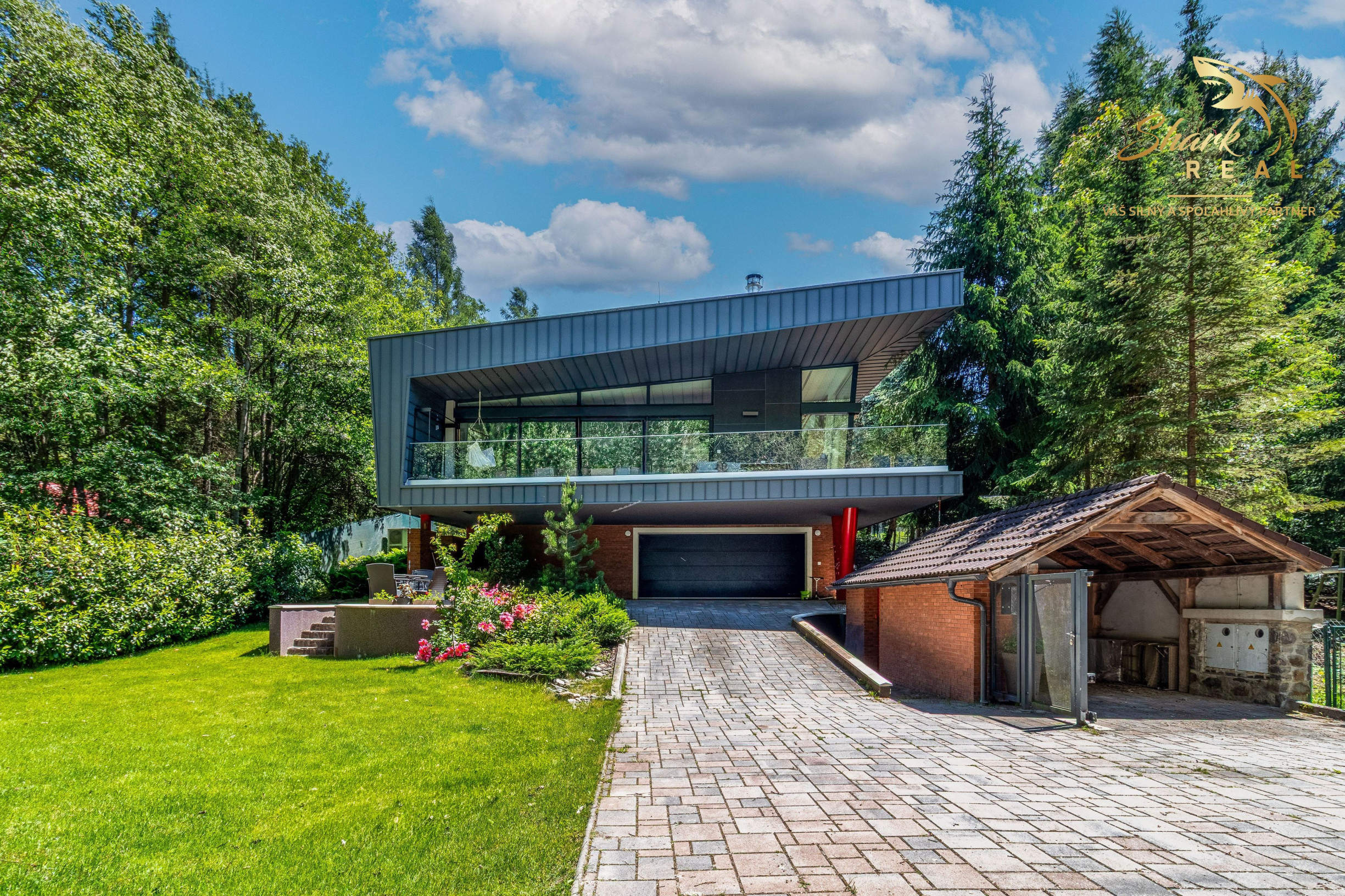 Exkluzívna rodinná vila v srdci Nízkych Tatier | Bystrá | 385 m² | Pozemok 979 m²