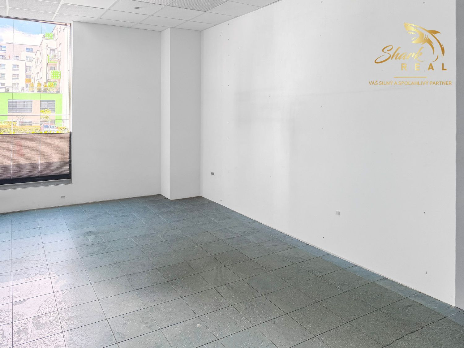 PRENÁJOM – Obchodný priestor 49,5 m² v nákupnom centre Dubrawa