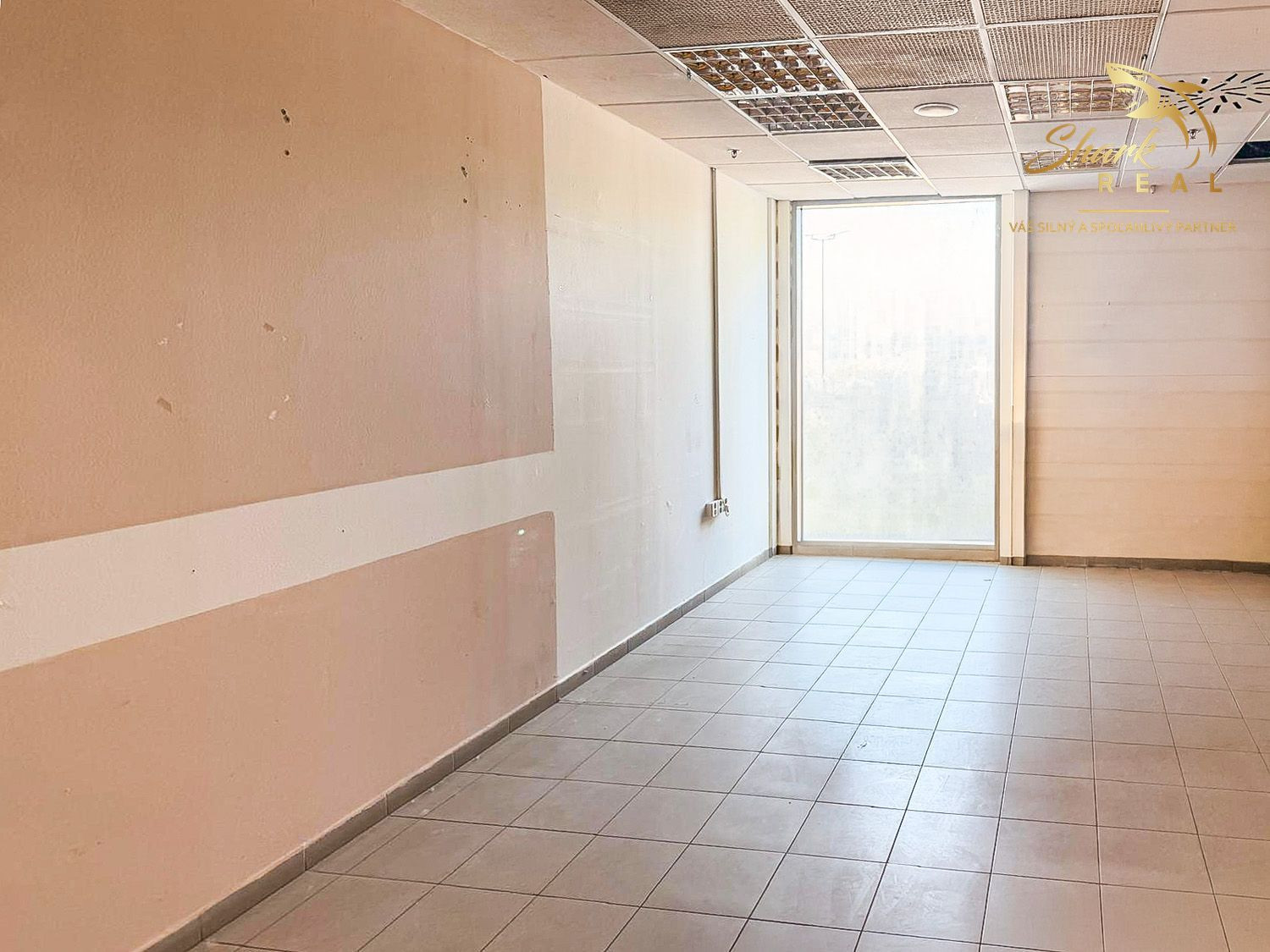 PRENÁJOM – Obchodný priestor 21,66 m² v nákupnom centre Glavica