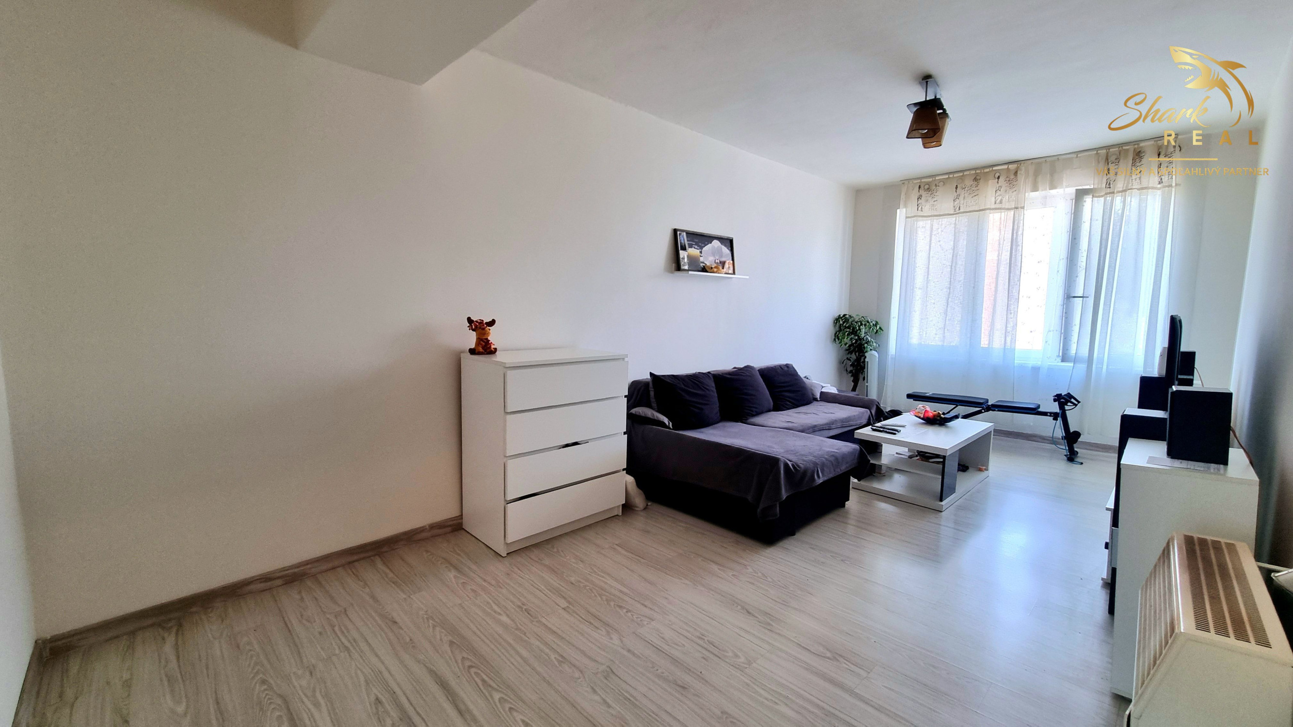 Zrekonštruovaný 2-izbový byt v centre mesta Trebišov – 52 m²