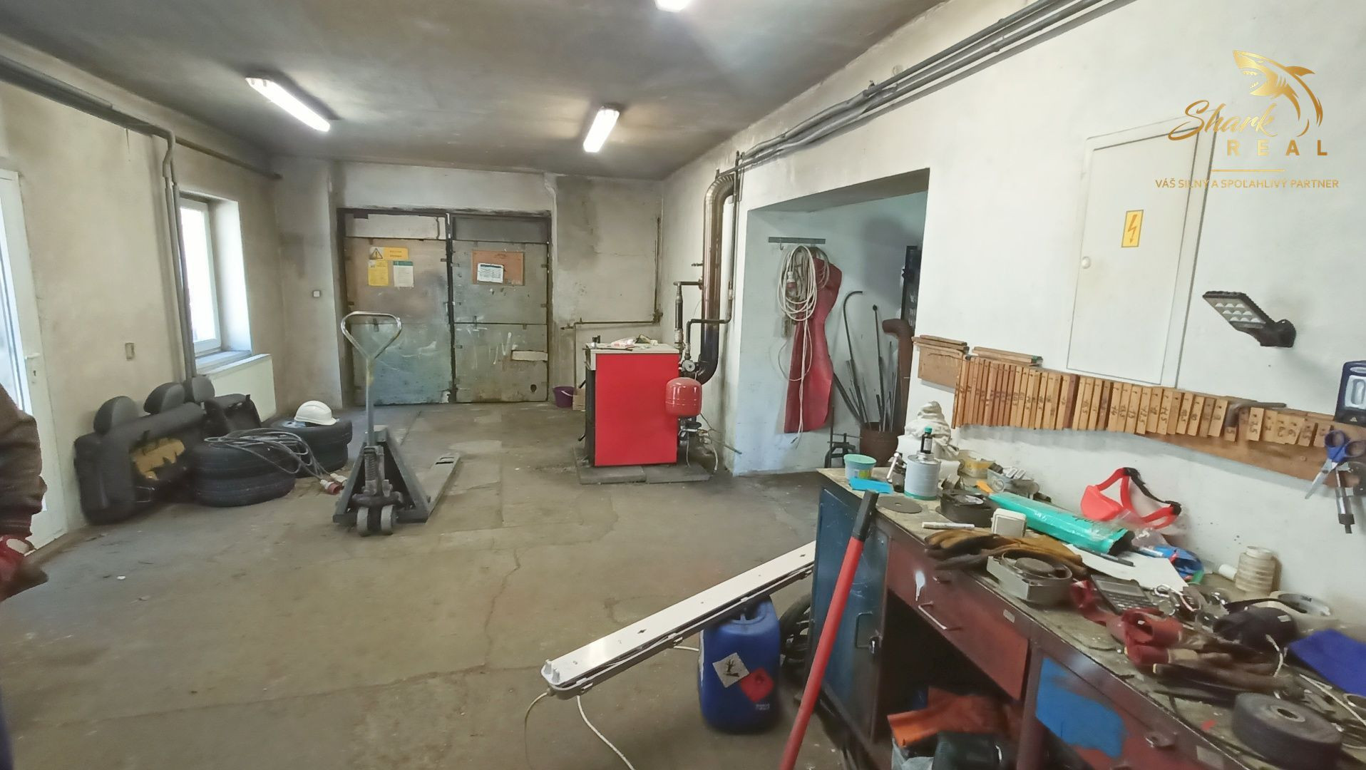 Viacúčelový objekt vhodný na podnikanie v obci Vyhne