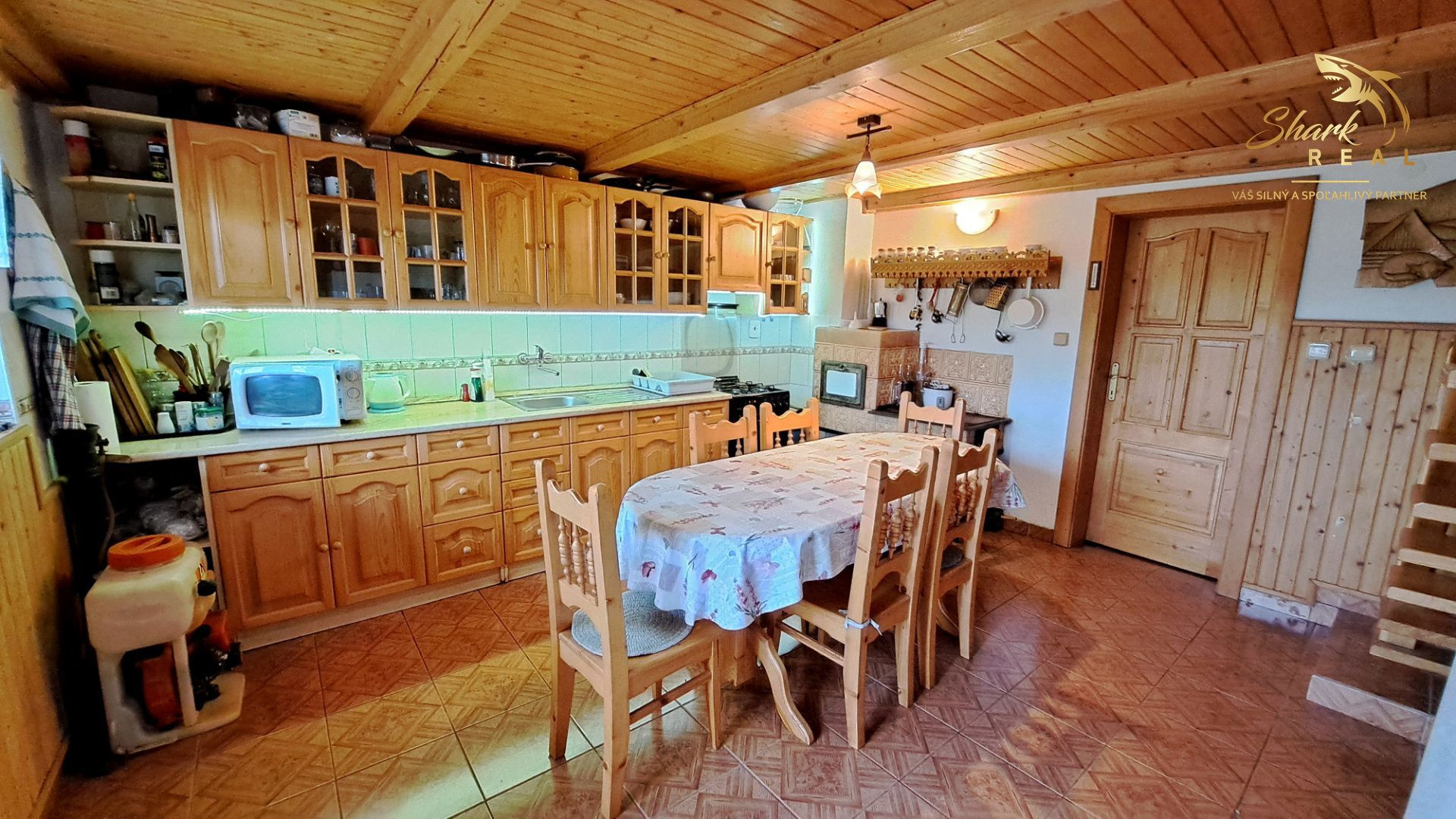 JEDINEČNÁ PONUKA! Rekreačná celoročne obývateľná chata/dom na predaj