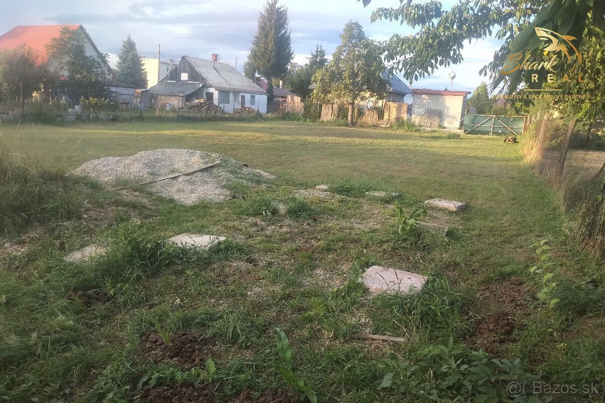 Ponúkame na predaj rovinatý pozemok v obci Cabaj-Čápor 780 m2 