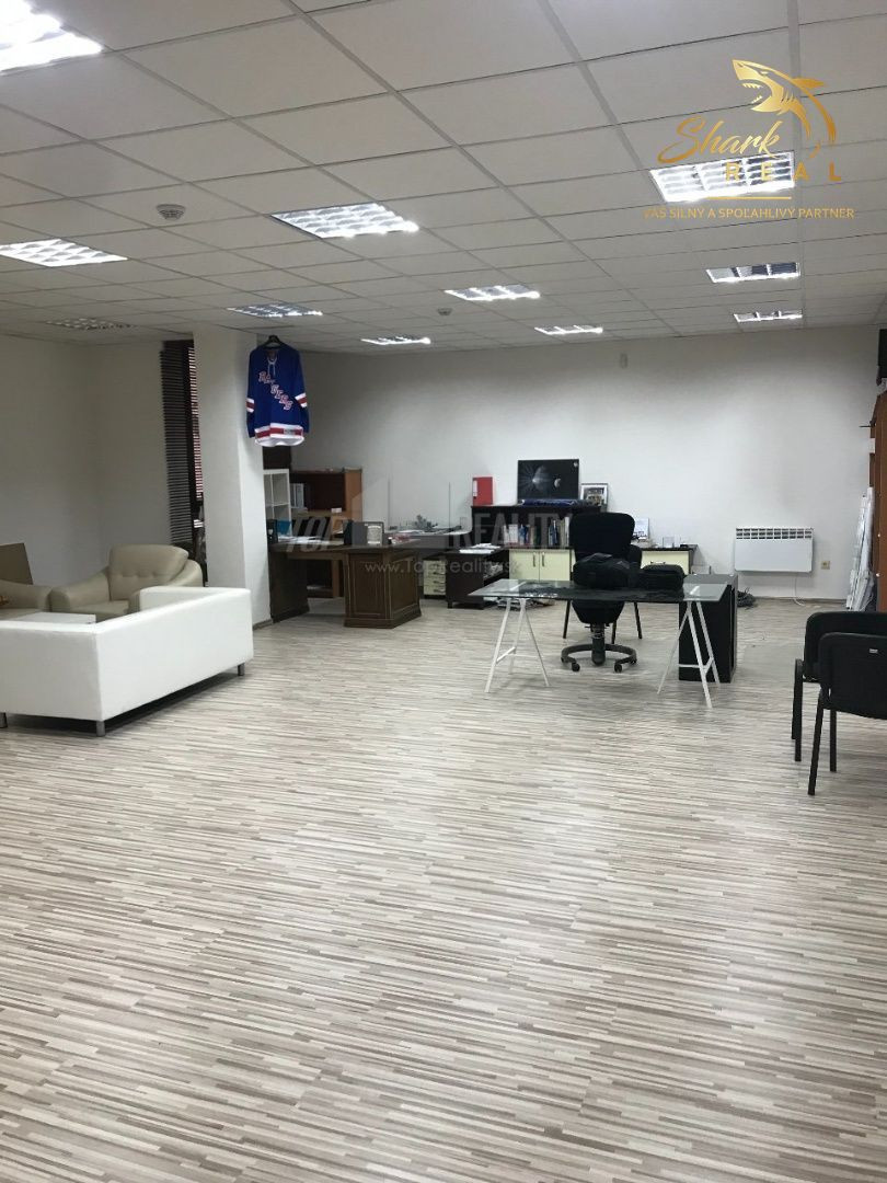 Budova v centre, alebo bytový dom? Je to na Vás