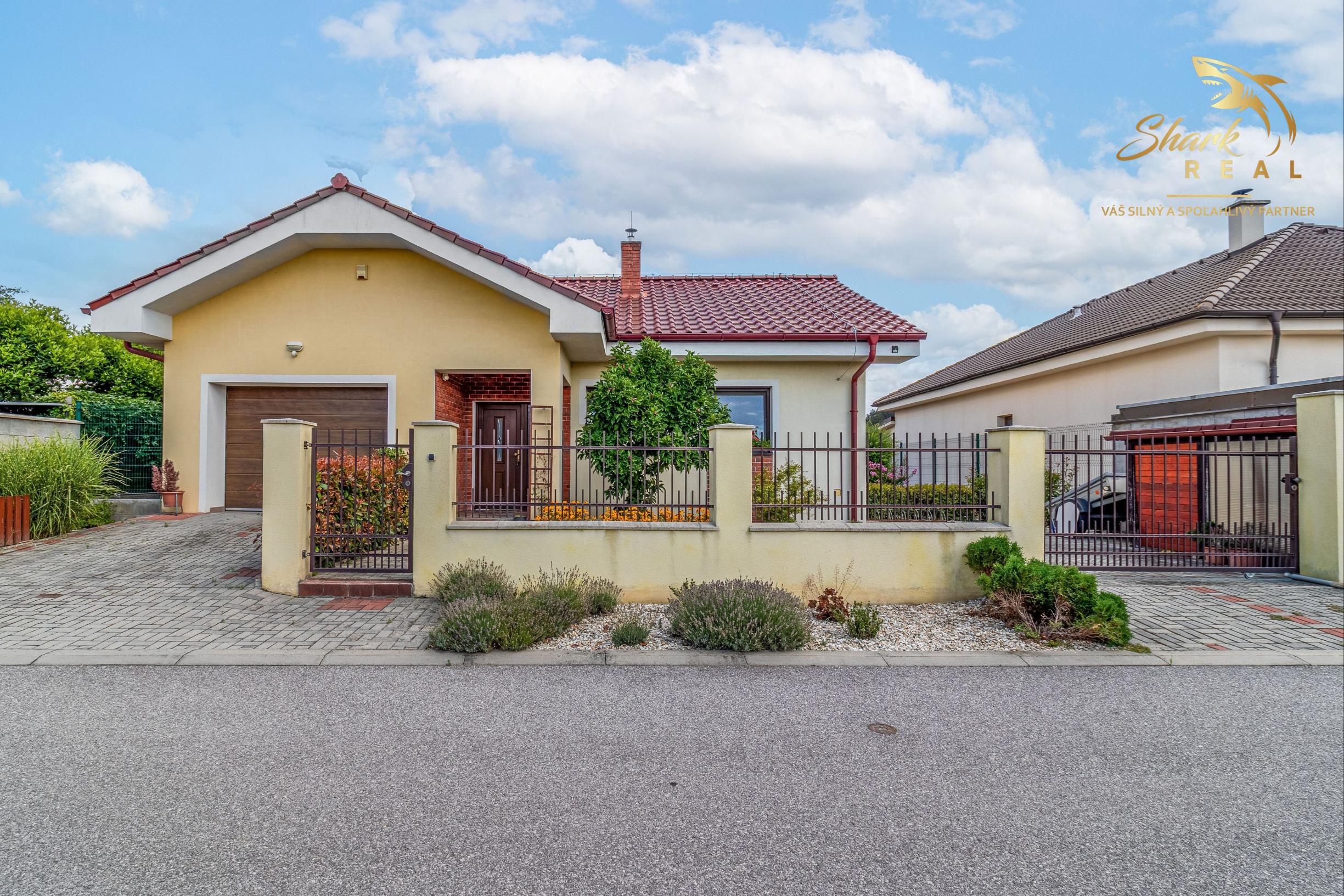 Moderný 3-izbový bungalov len 15 minút od Nového Mesta nad Váhom – Hôrka nad Váhom