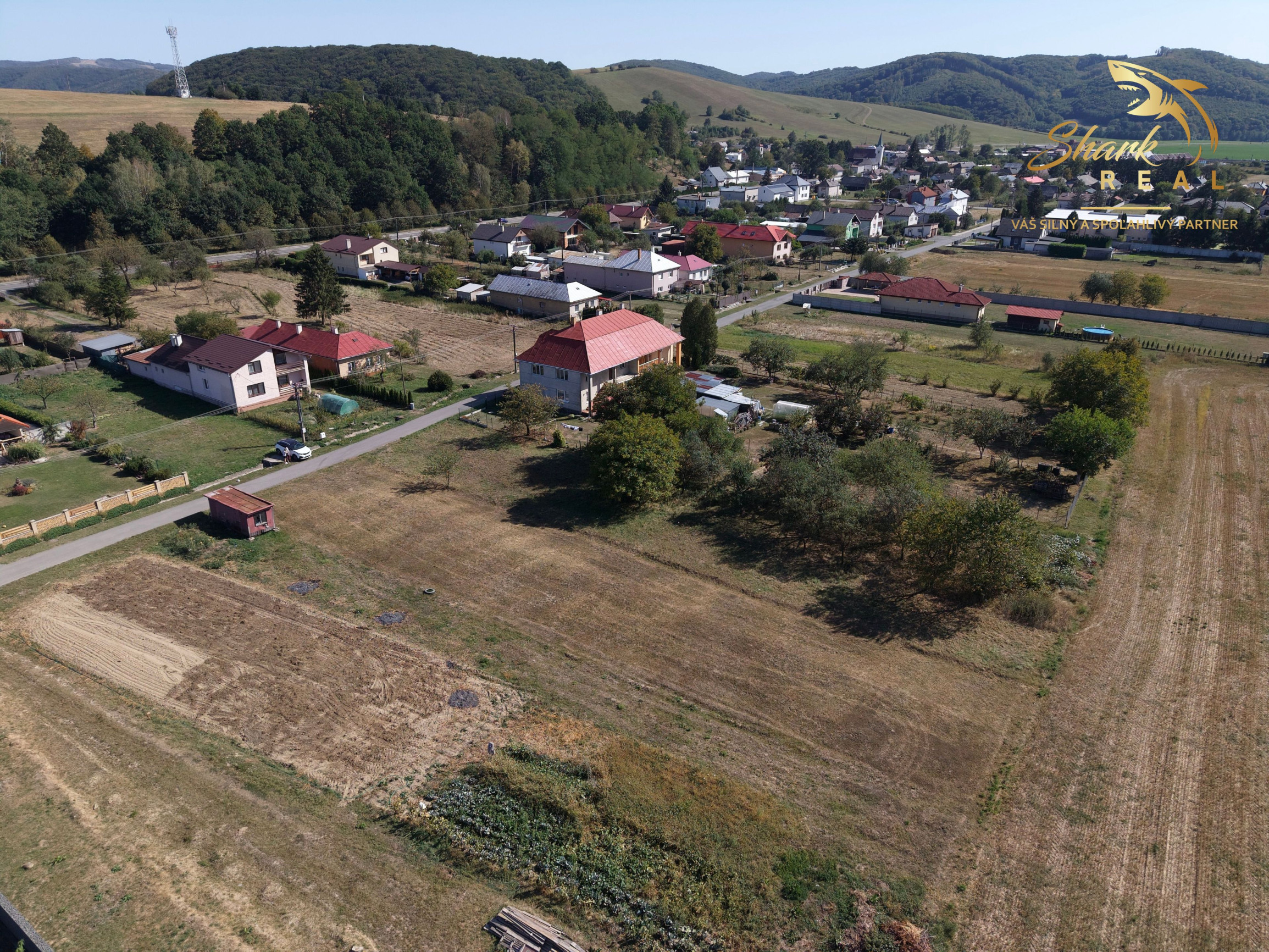 Na predaj slnečný pozemok v Breznici - ideálny na výstavbu útlného rodinného domu.