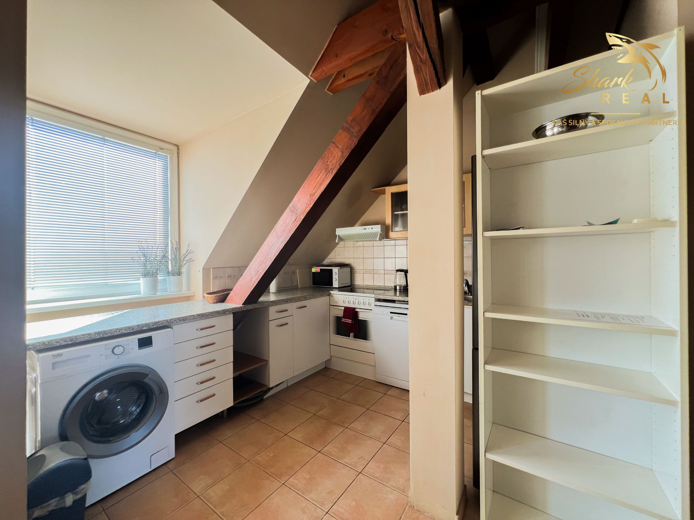 Mezonetový 4i byt | 160 m² v podkroví | Absolútne centrum | Grosslingova