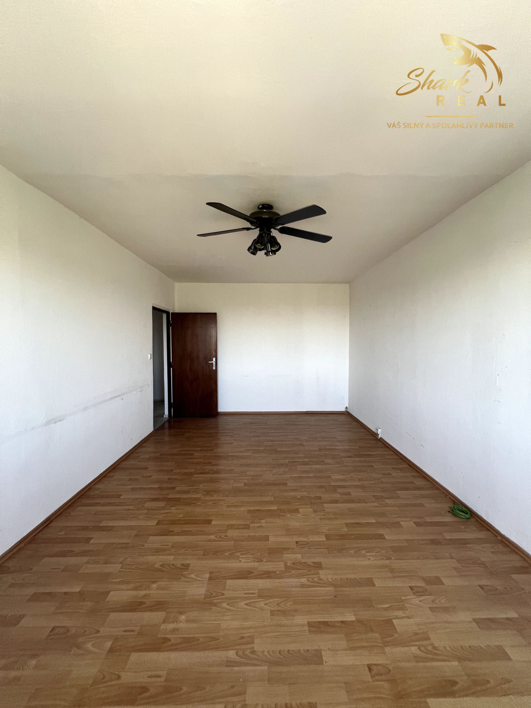 PRIESTRANNÝ 2-IZBOVÝ BYT 63 m² | LOGGIA | VEĽKÉ IZBY | ČILIŽSKÁ, VRÁKUŇA