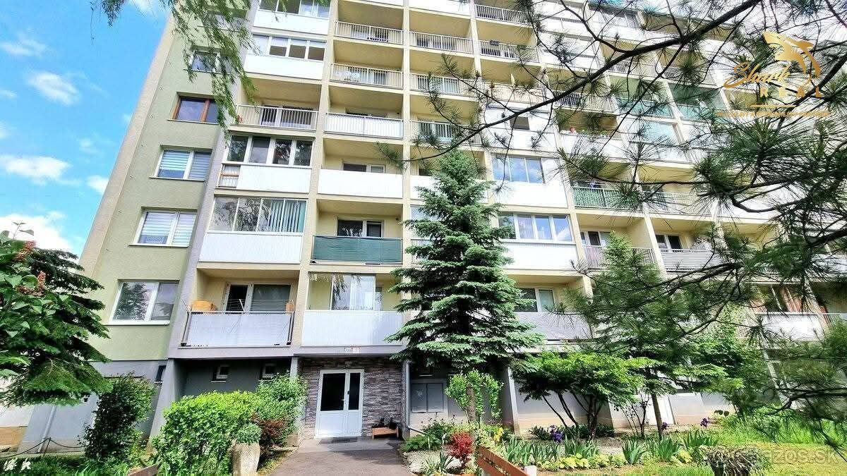 3 -IZBOVÝ BYT NA ULICI KOMENSKÉHO V TREBIŠOVE 