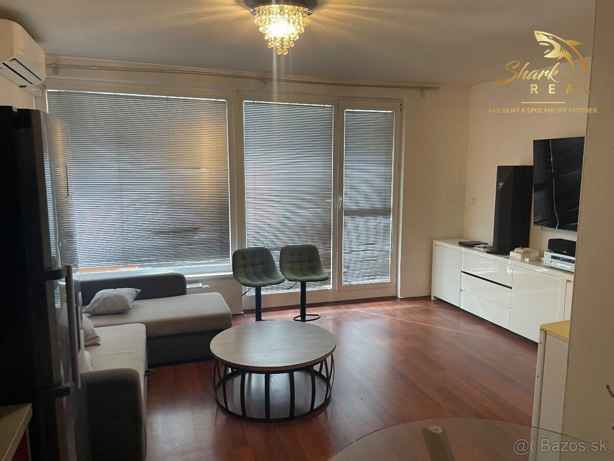 Moderný 3-izbový byt s veľkou lodžiou v projekte Skybox