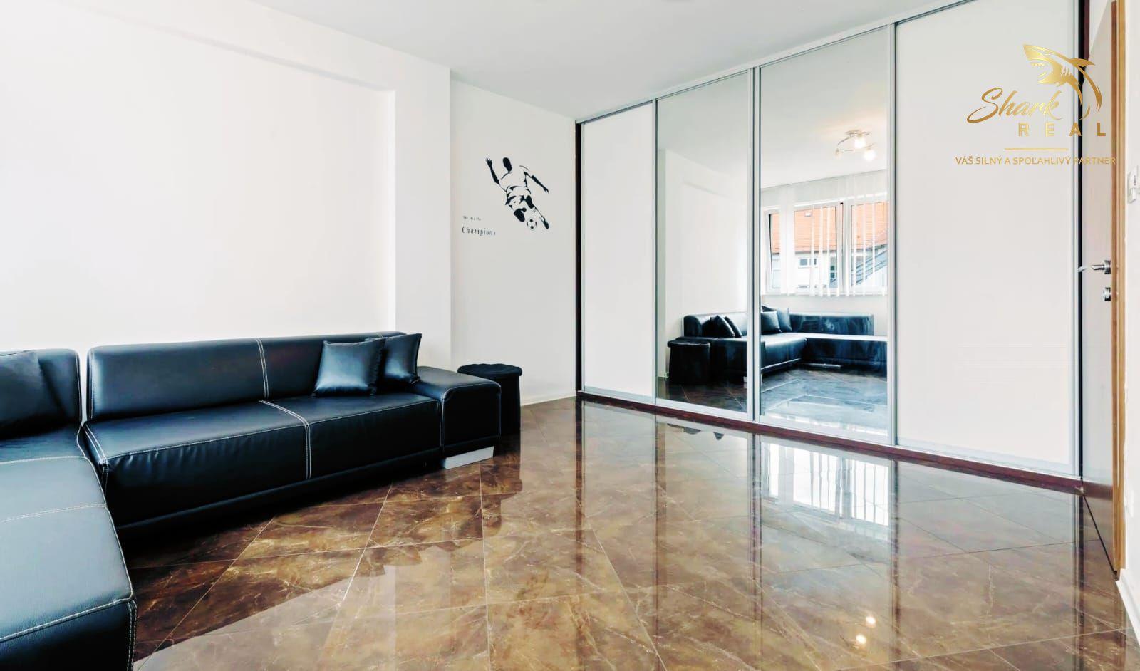 NA PRENÁJOM 2-IZBOVÝ REZIDENČNÝ APARTMÁN V CENTRE 