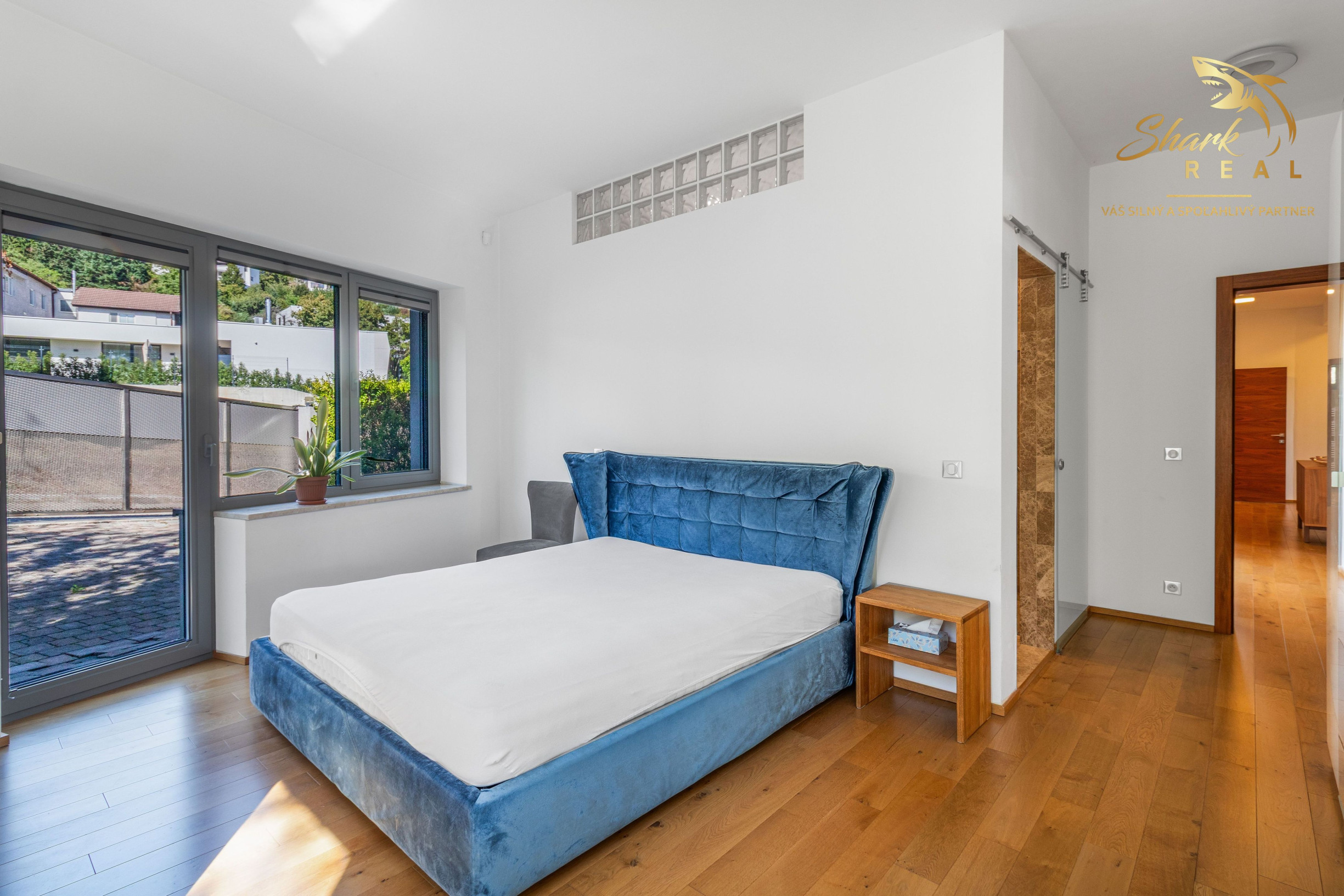 Luxusný 5i byt | 155 m², krb, terasa | Výhľad na Dunaj | Hradný kopec | Ihneď